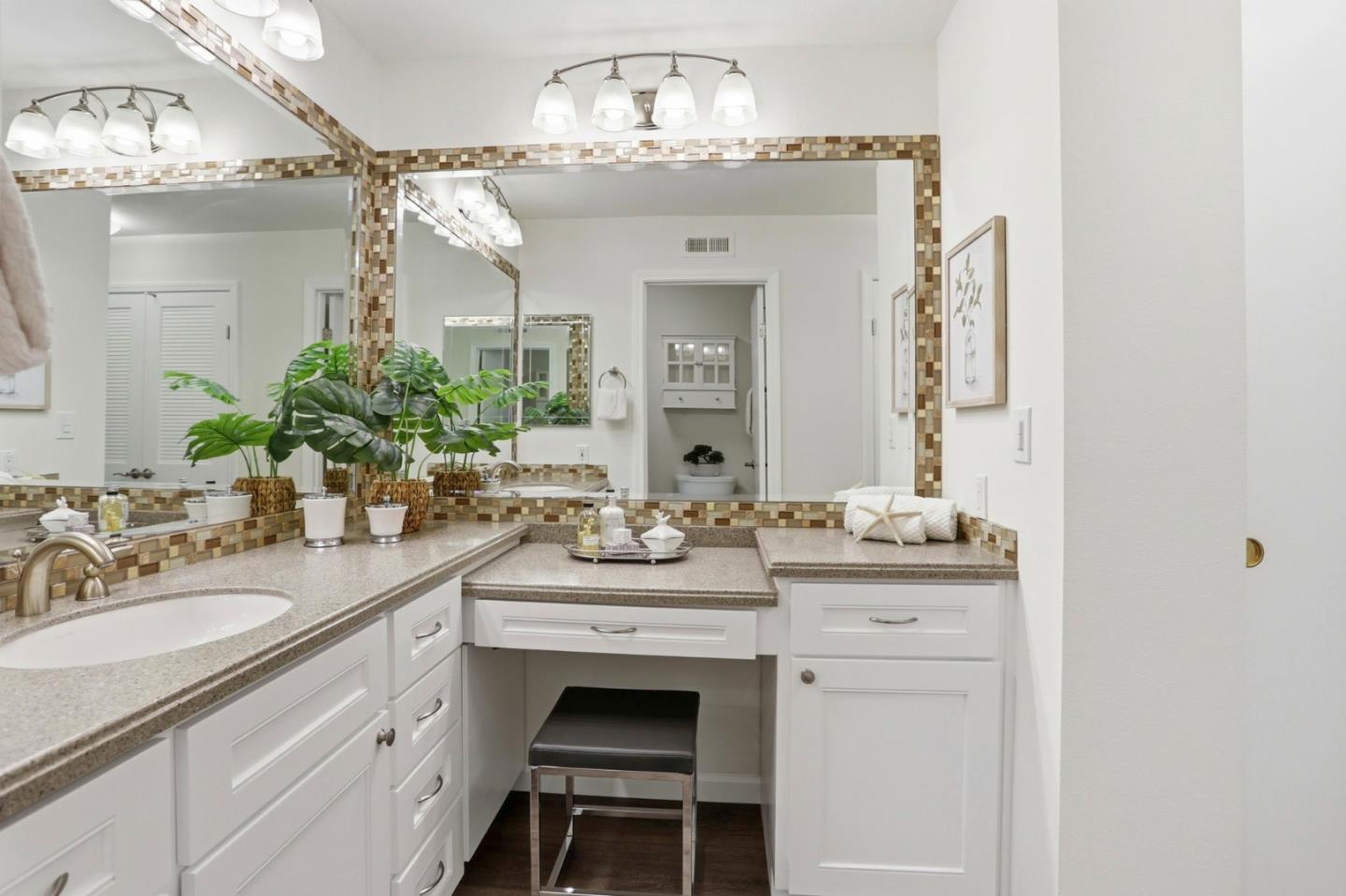 5231 Leesa Ann Court