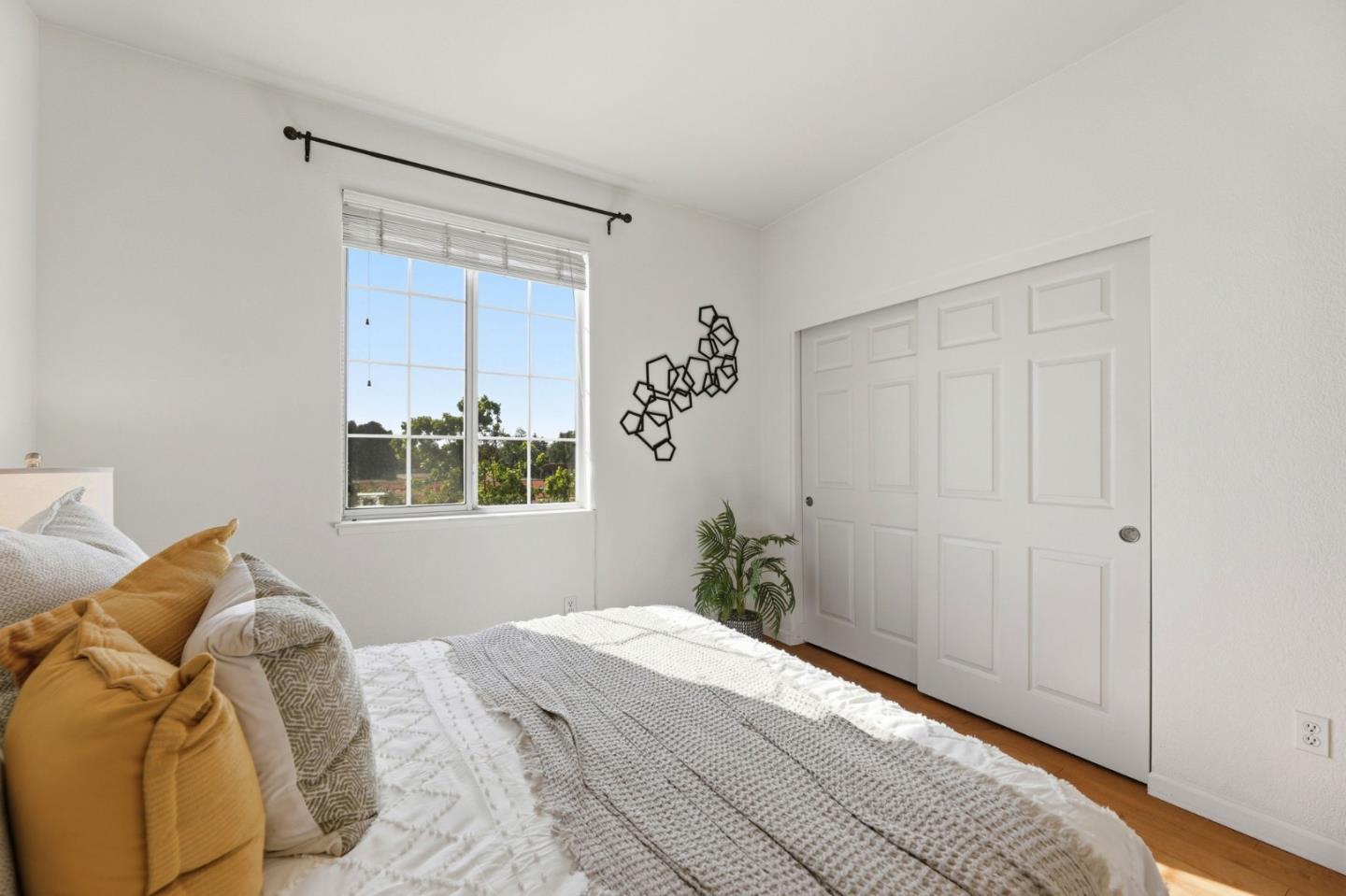 250 Santa Fe Terrace 320