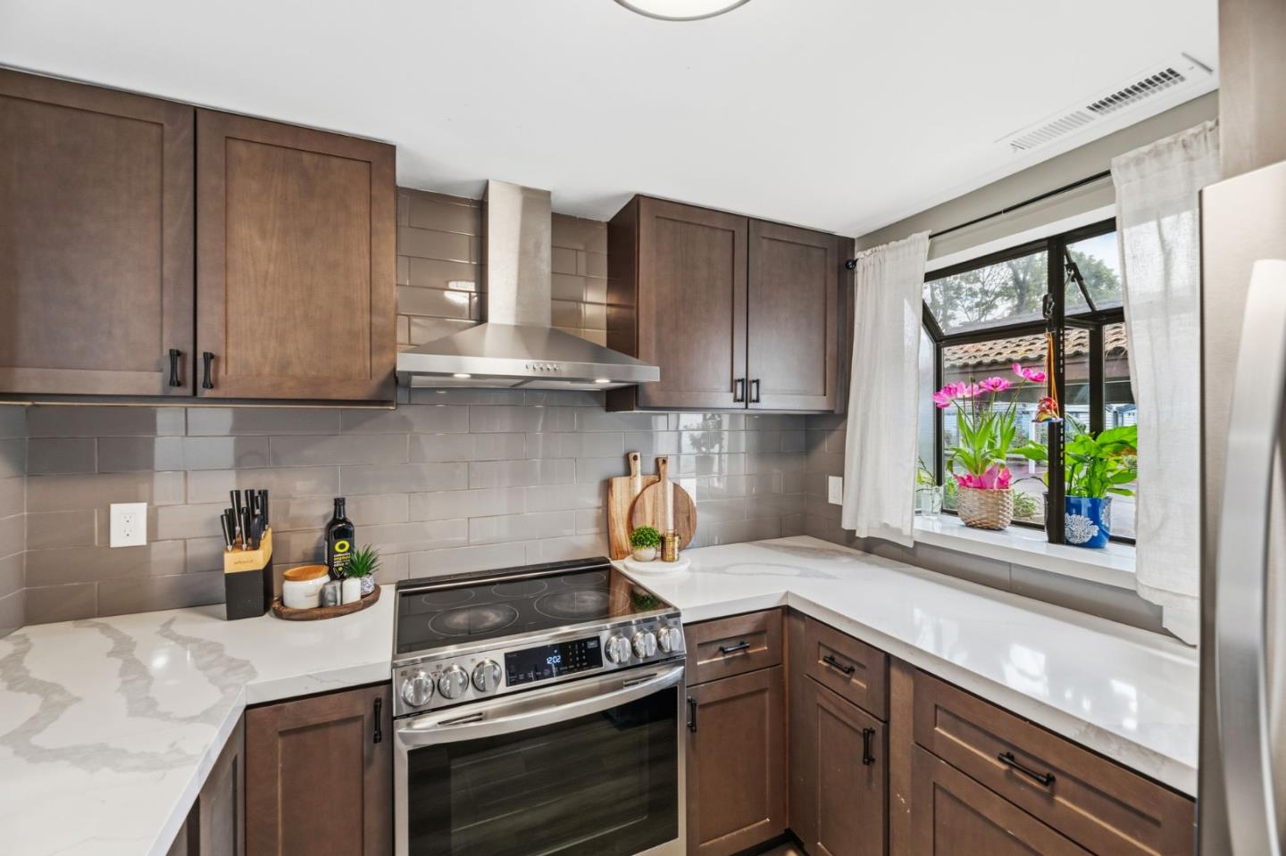 6136 Joaquin Murieta Avenue A