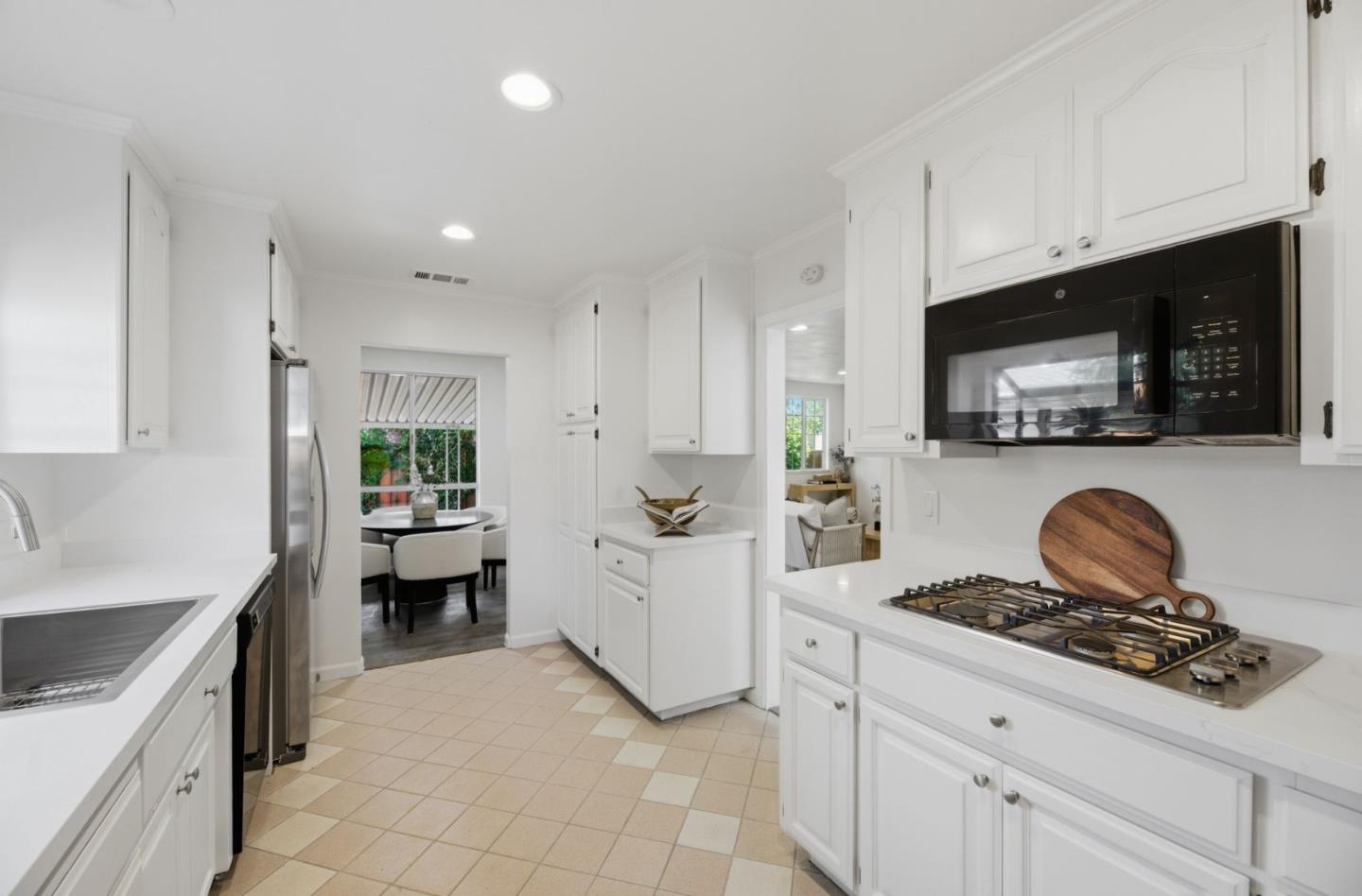 3374 San Marino Avenue