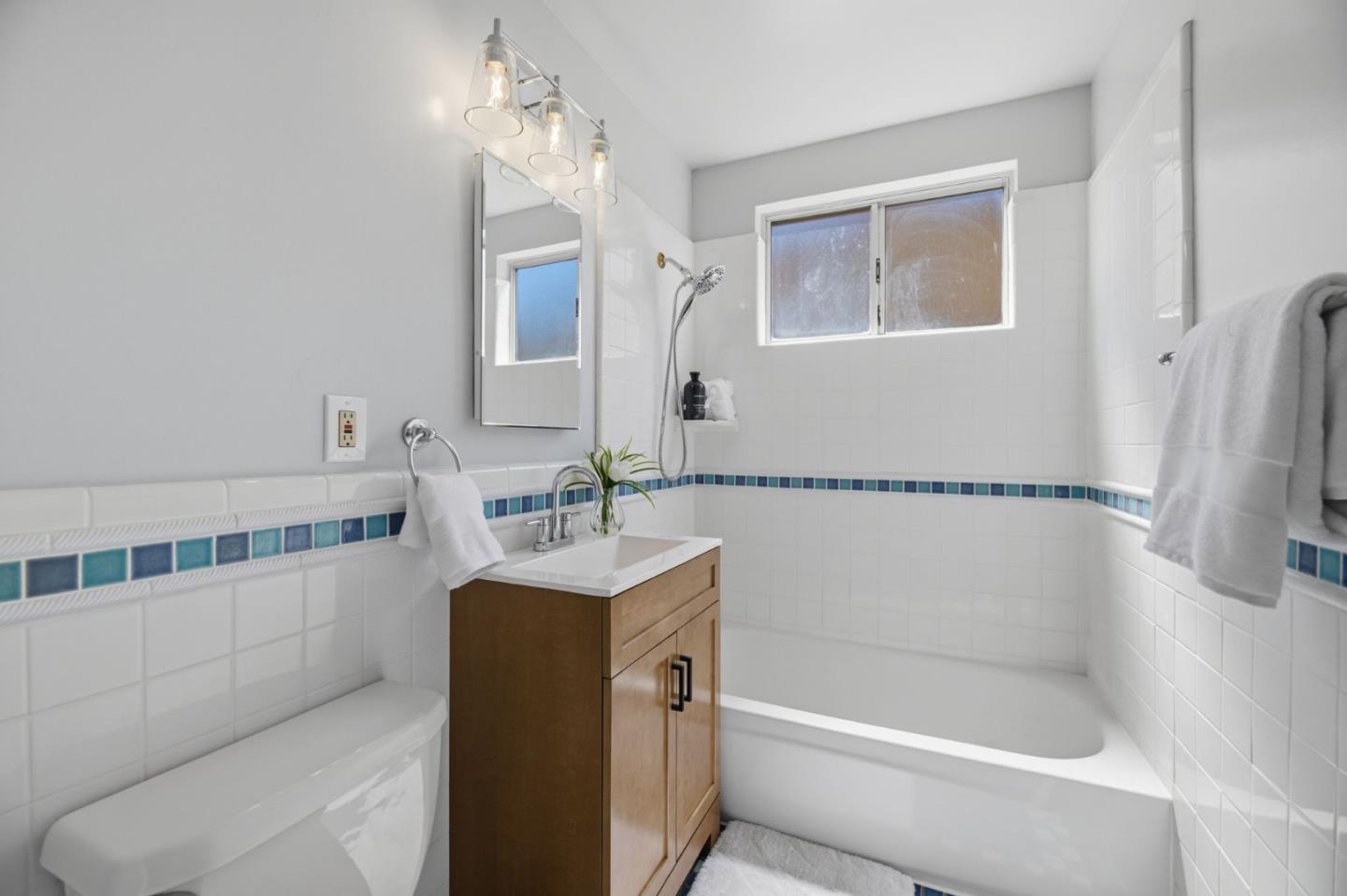 3374 San Marino Avenue