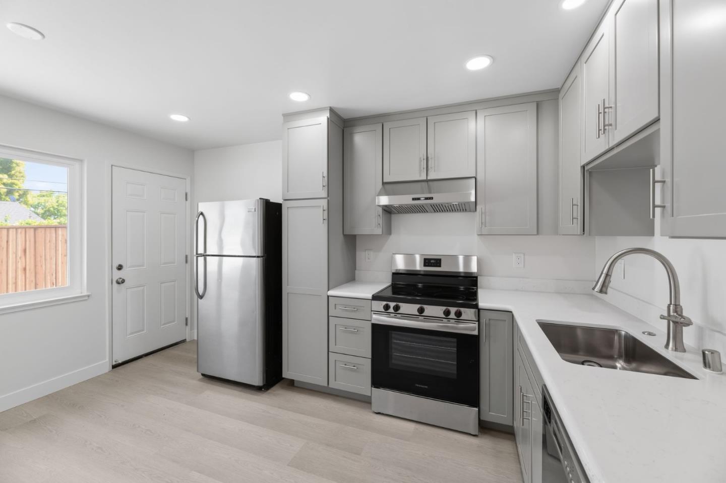 2790-2792 Union Avenue