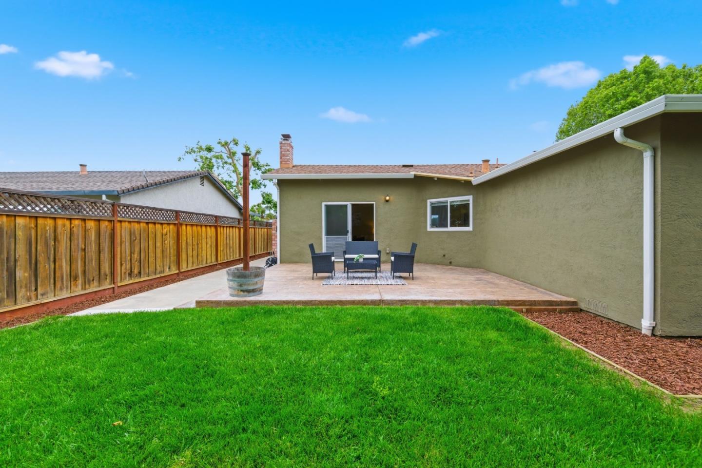 4541 Oak Forest Avenue