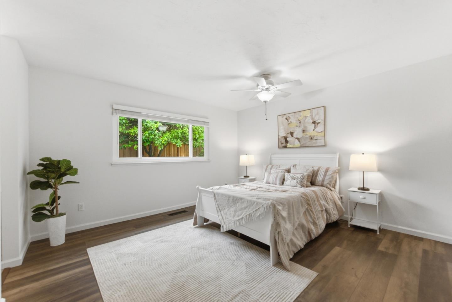 4541 Oak Forest Avenue