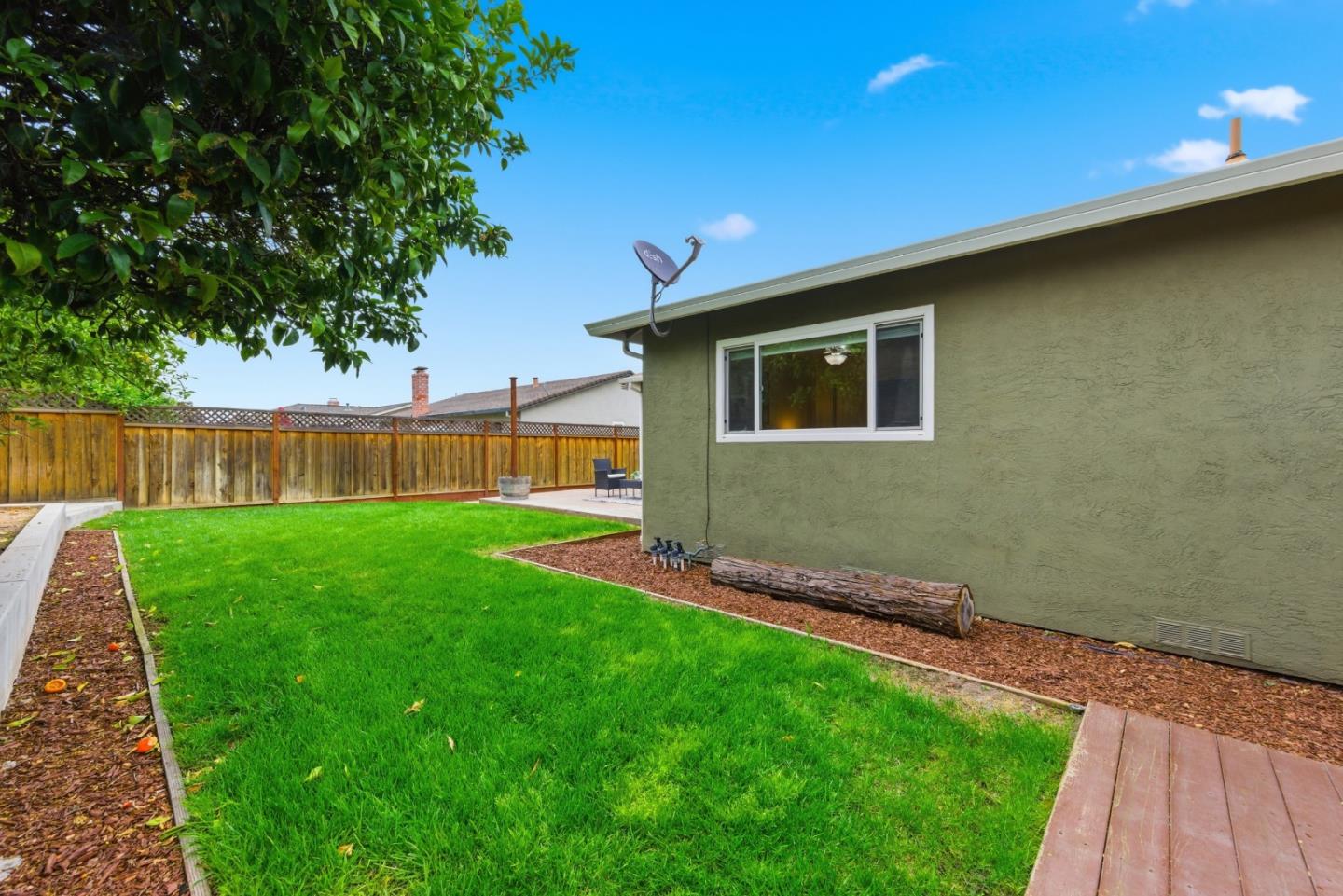 4541 Oak Forest Avenue