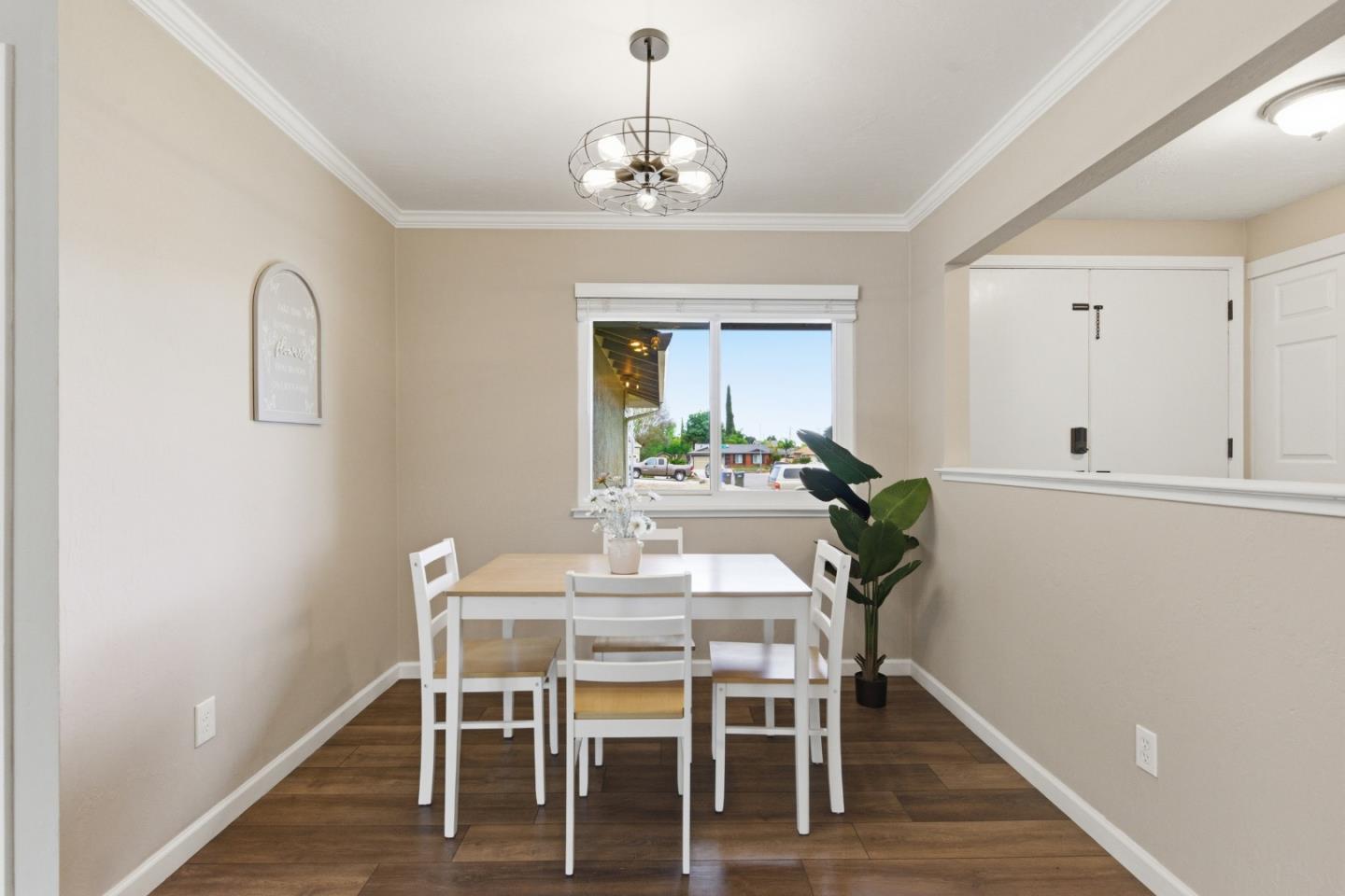 4541 Oak Forest Avenue