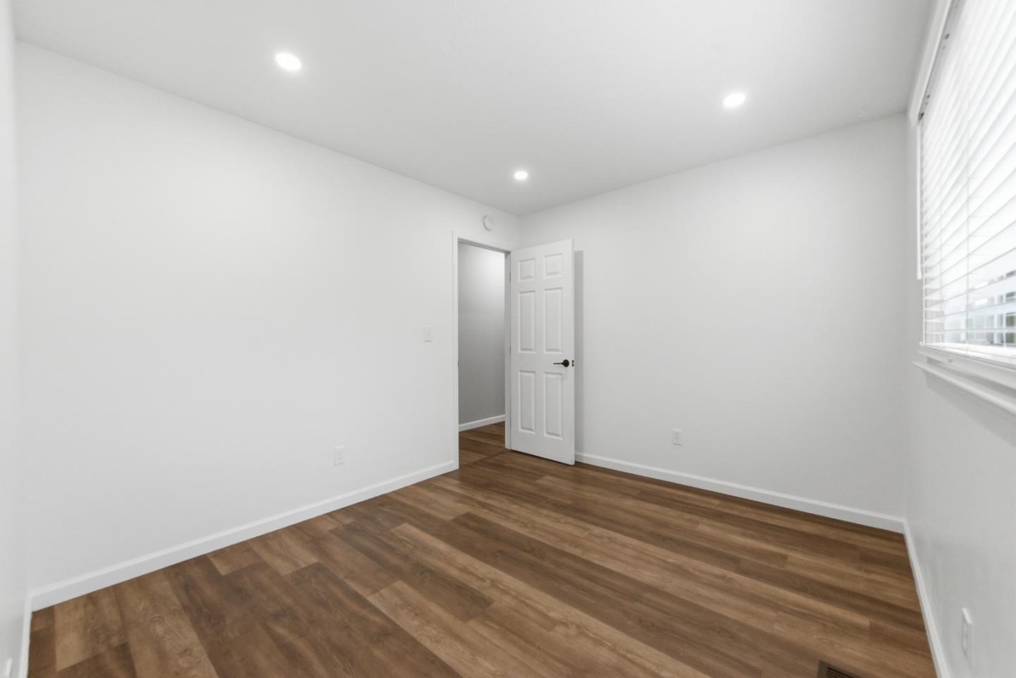 4541 Oak Forest Avenue