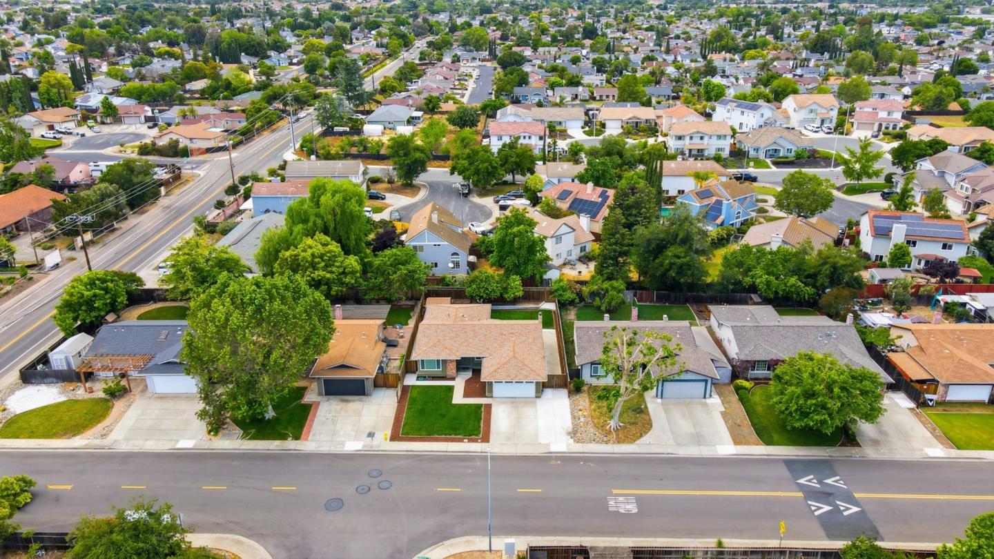 4541 Oak Forest Avenue