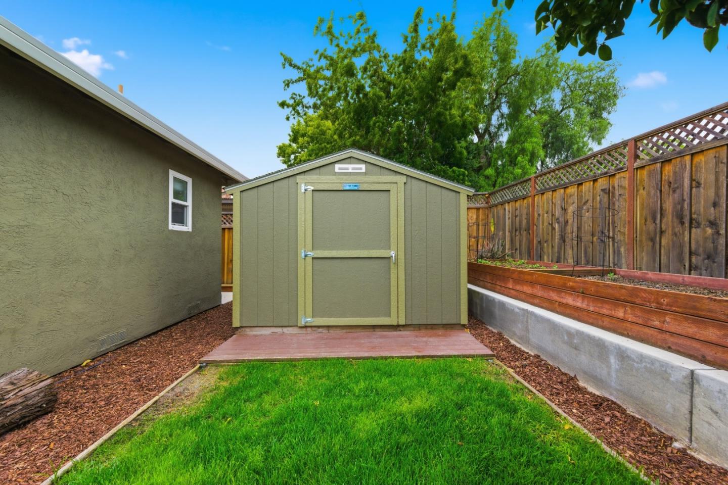 4541 Oak Forest Avenue