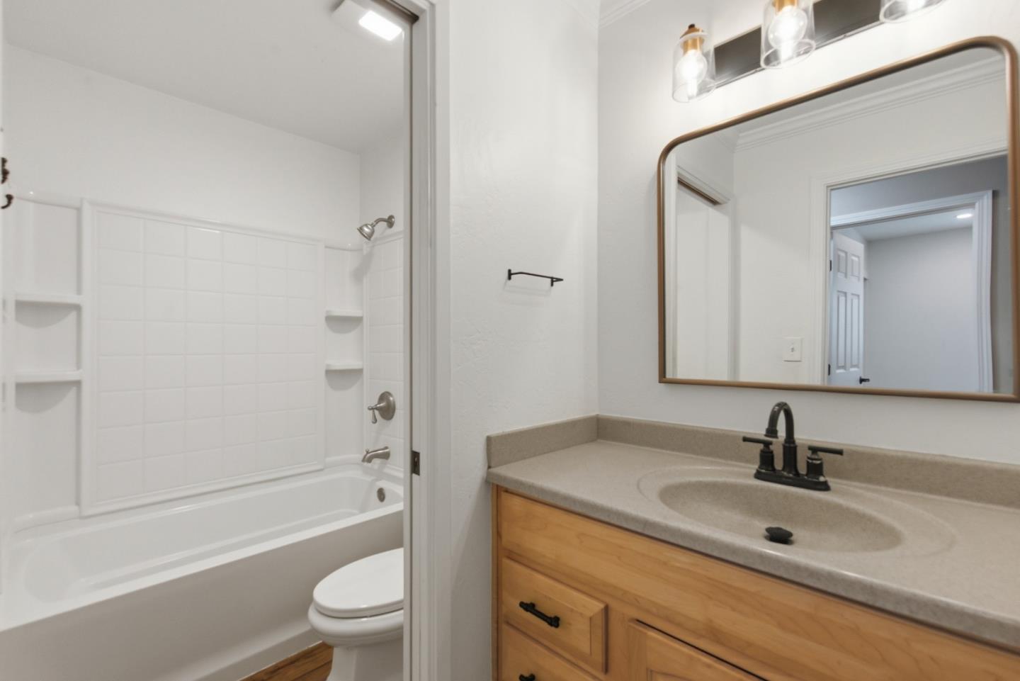 4541 Oak Forest Avenue