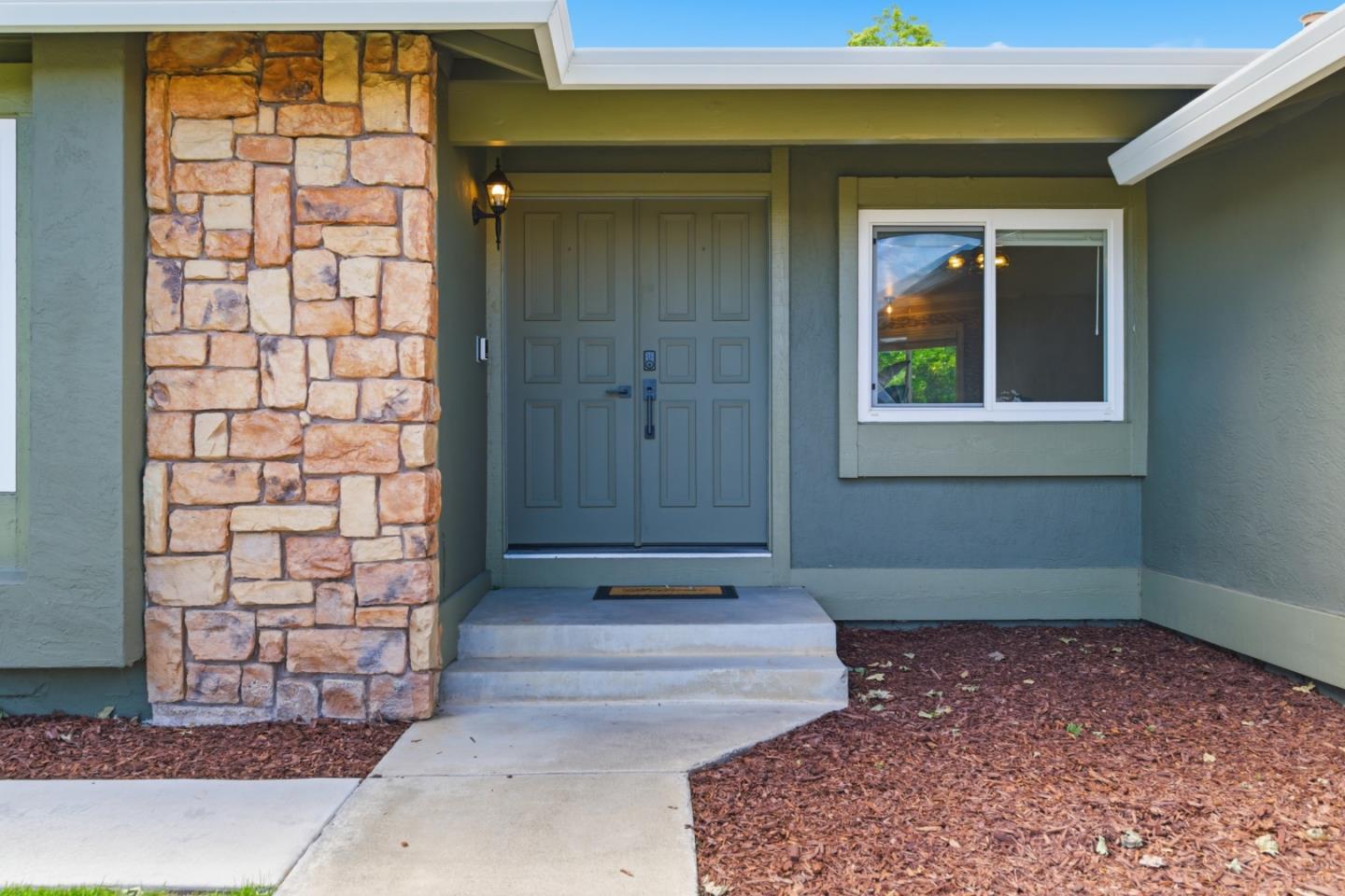 4541 Oak Forest Avenue