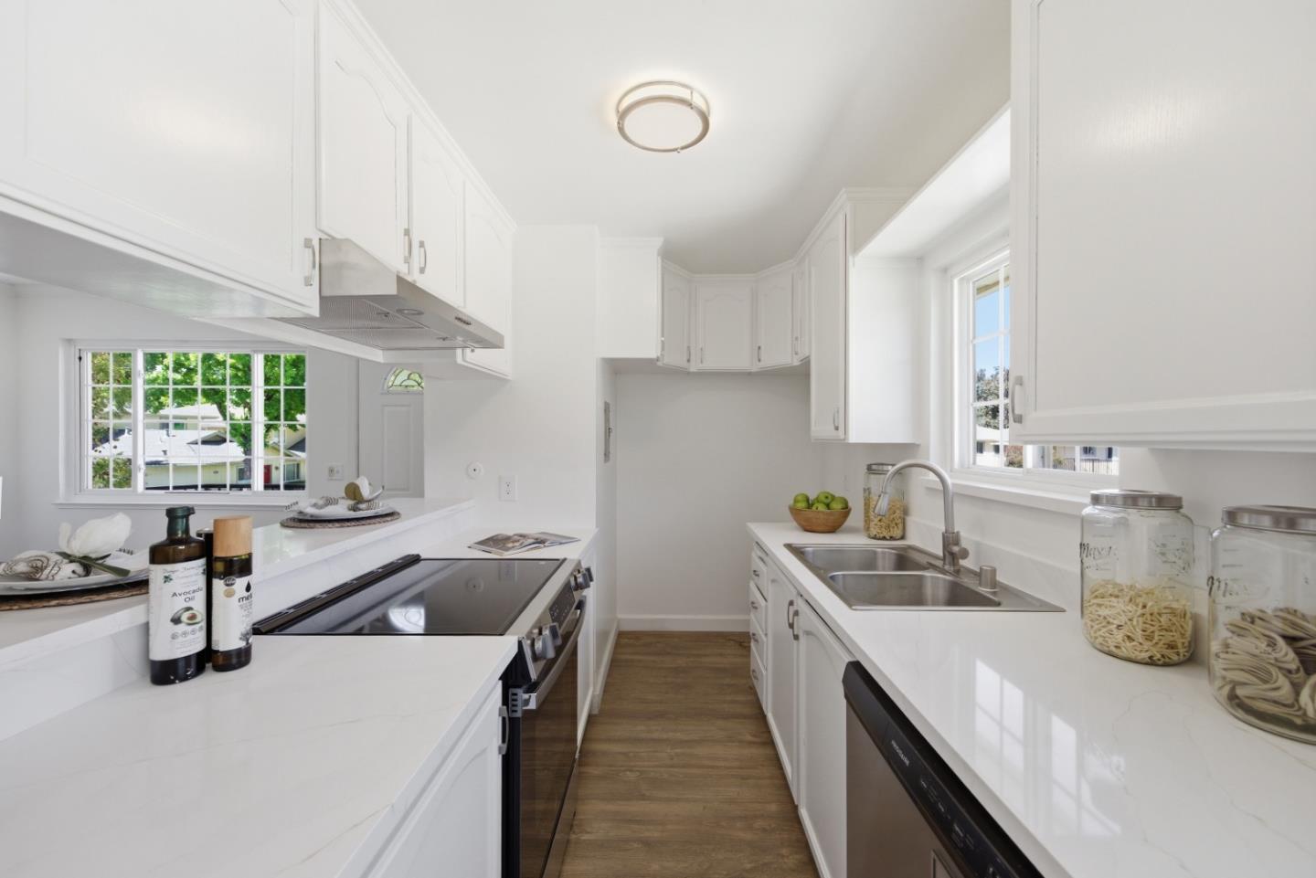 2281 Samaritan Drive 4