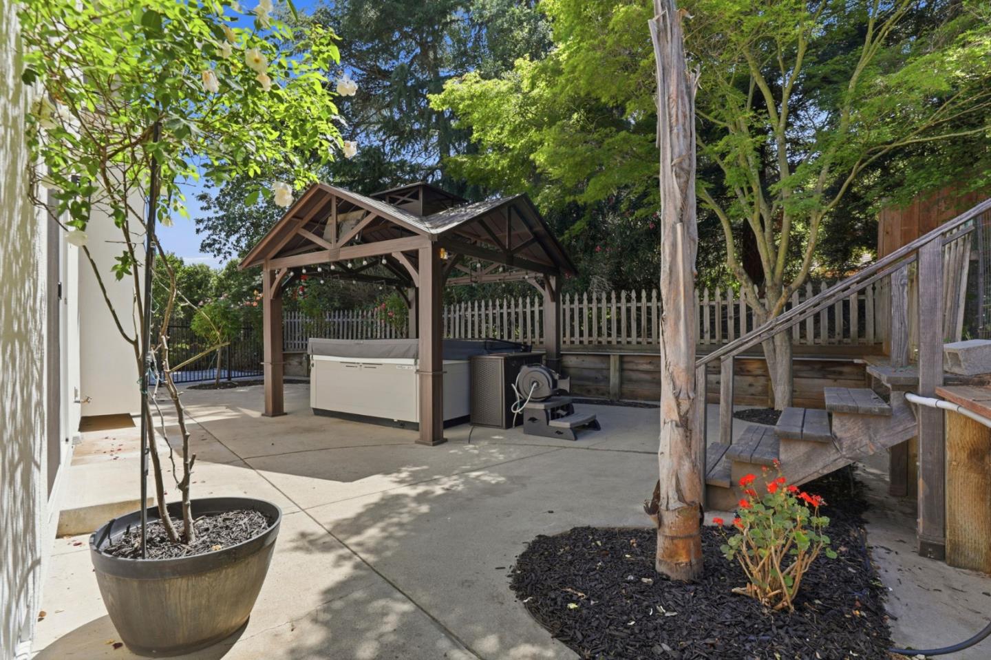 1035 Appian Way