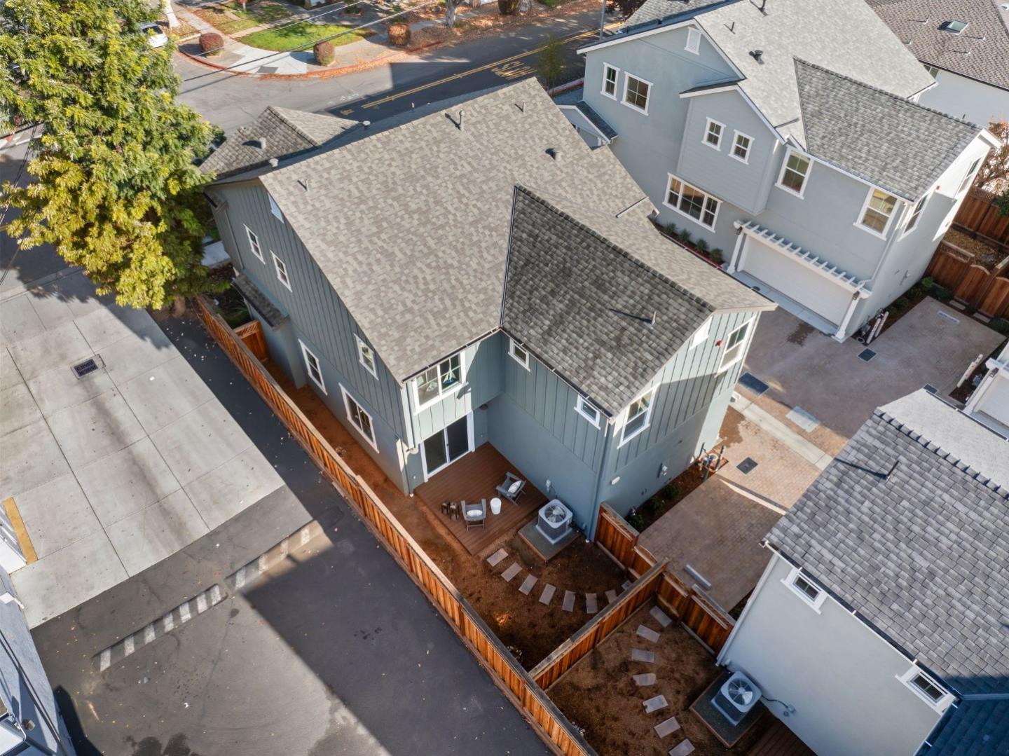 4909 Vivi Place