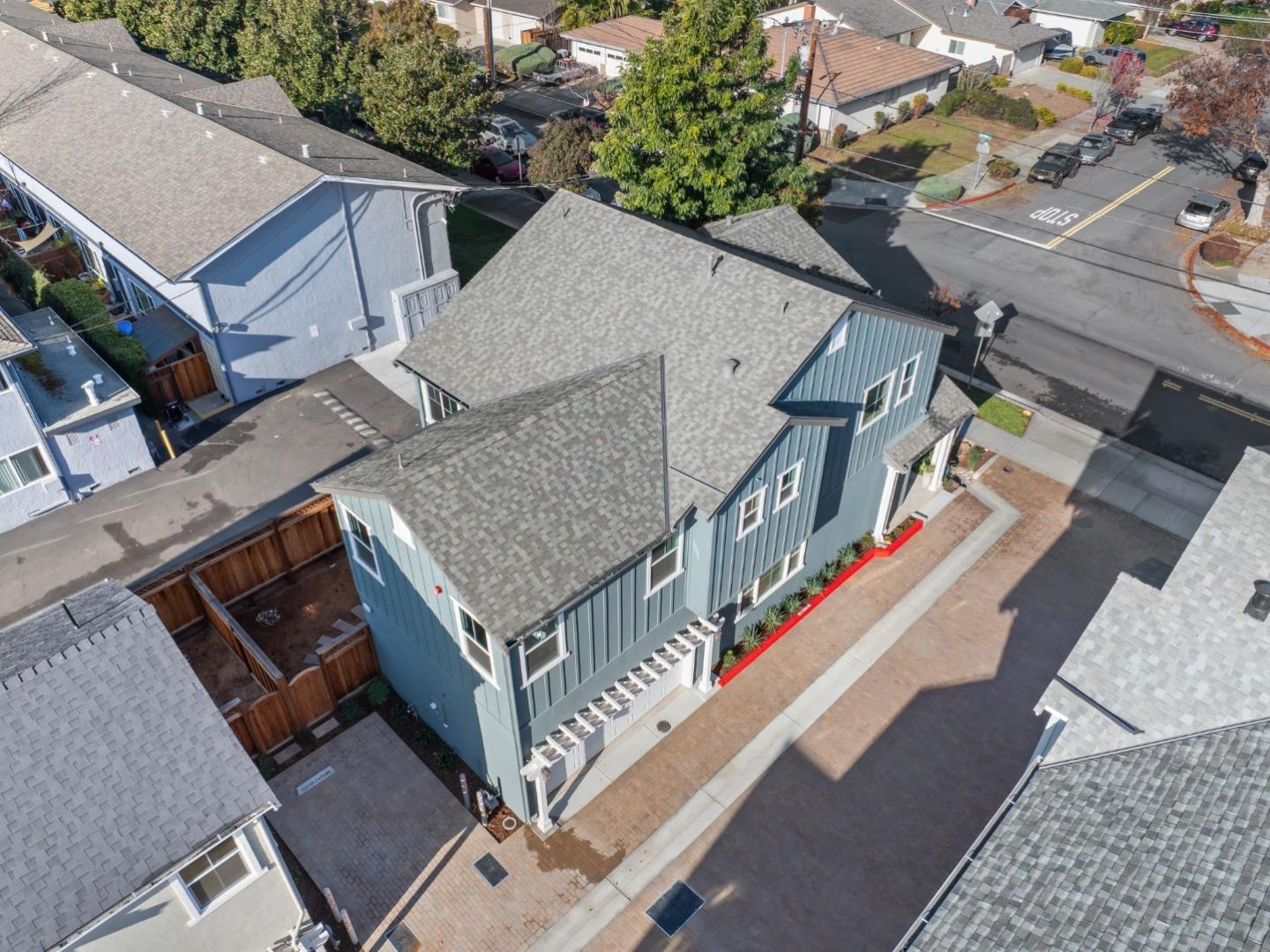 4909 Vivi Place