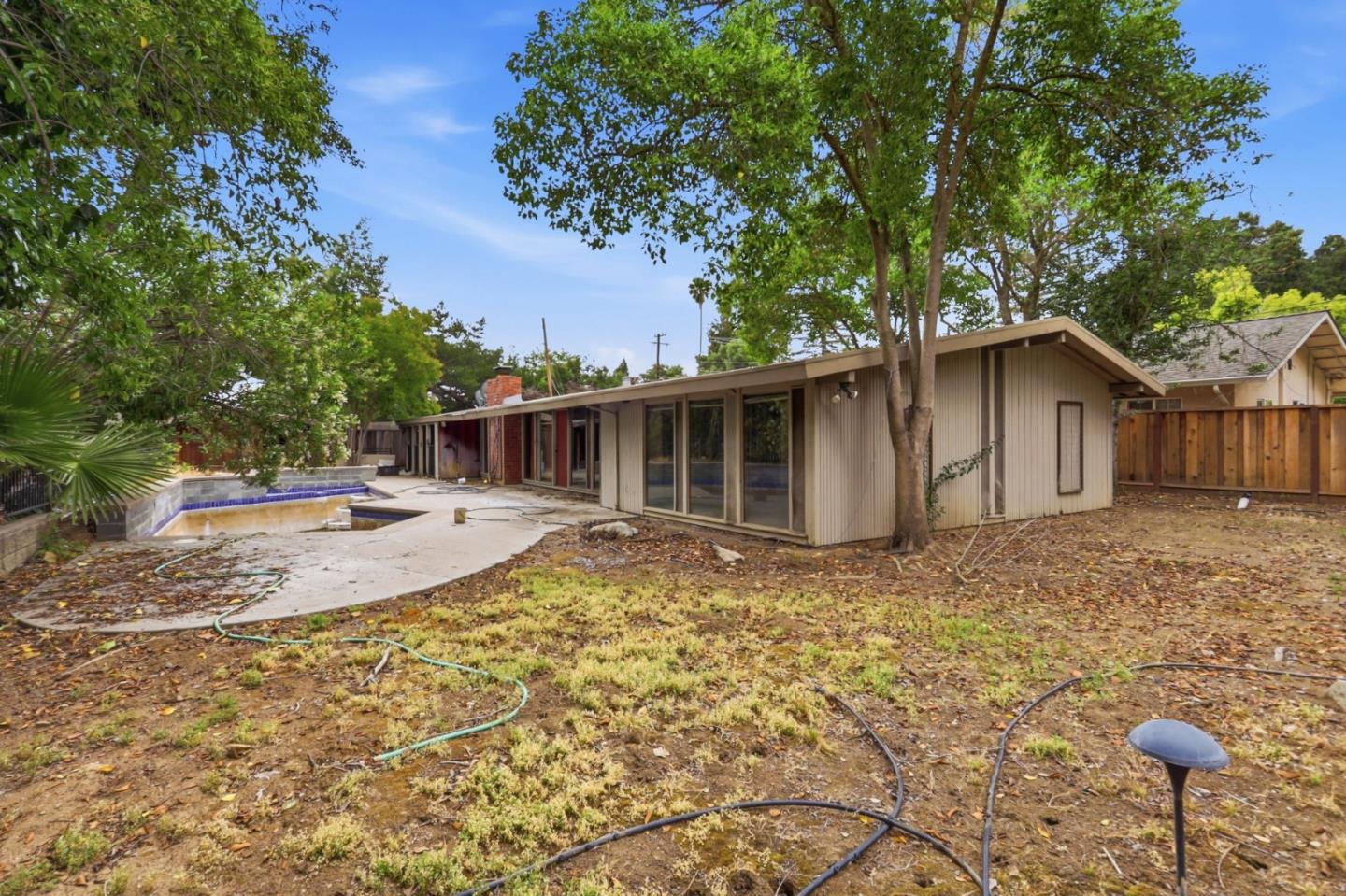 13741 Quito Road