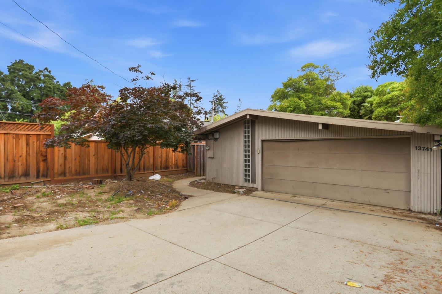 13741 Quito Road
