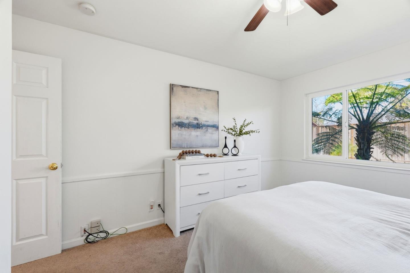 1523 Shaw