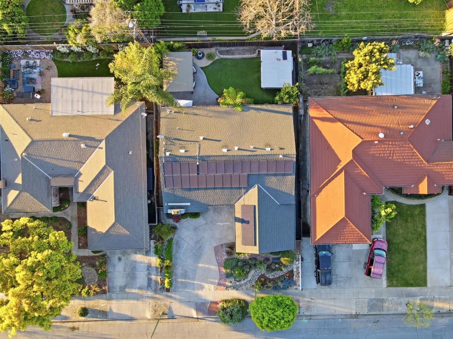 1523 Shaw
