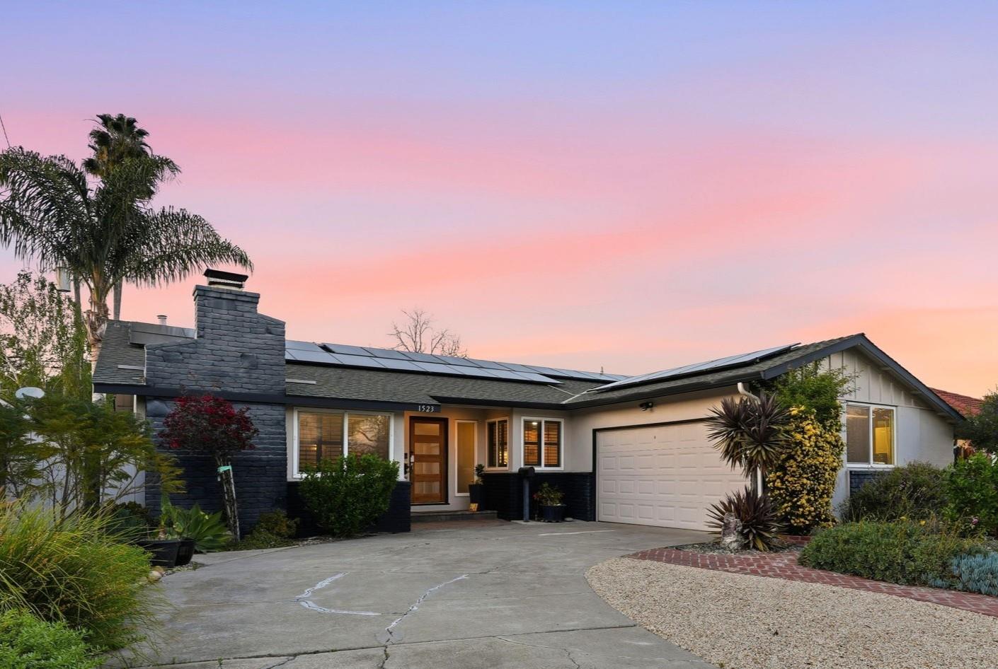 1523 Shaw