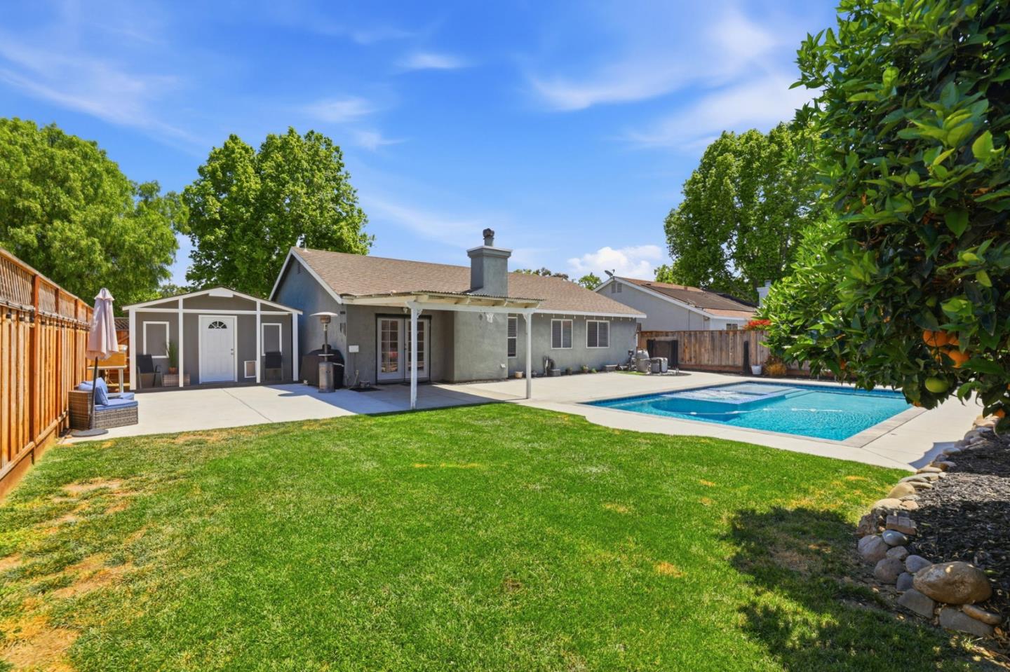 2060 Evelyns Drive