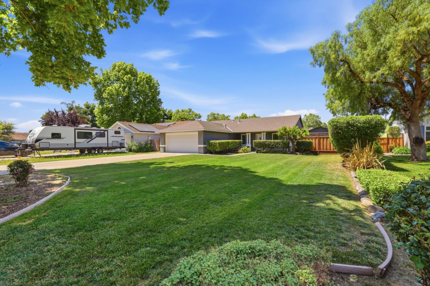 2060 Evelyns Drive