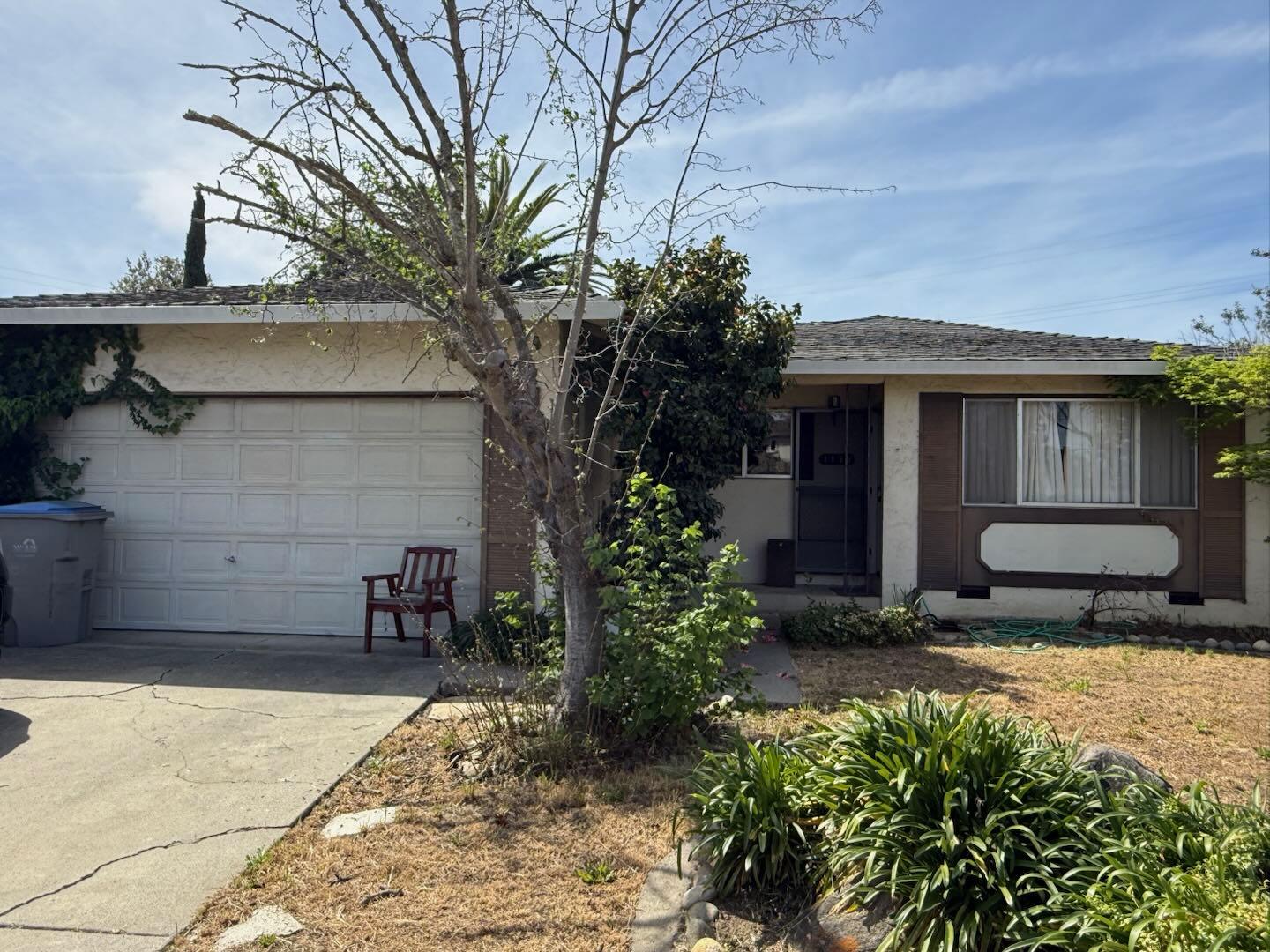 1135 Thames Drive