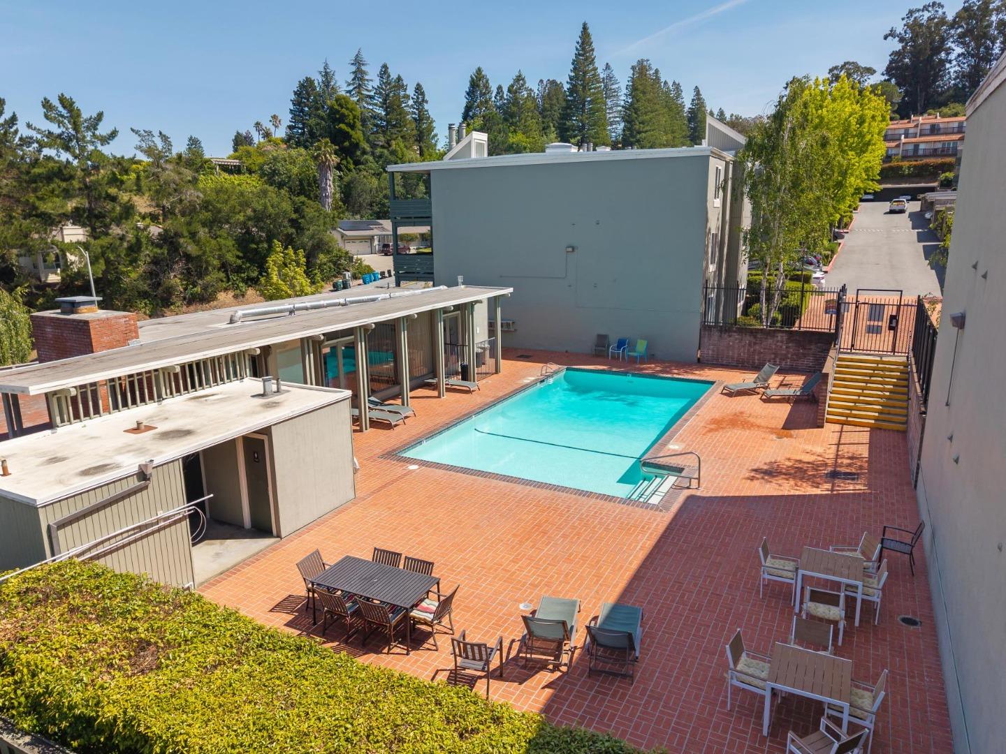 4028 Farm Hill Boulevard 5