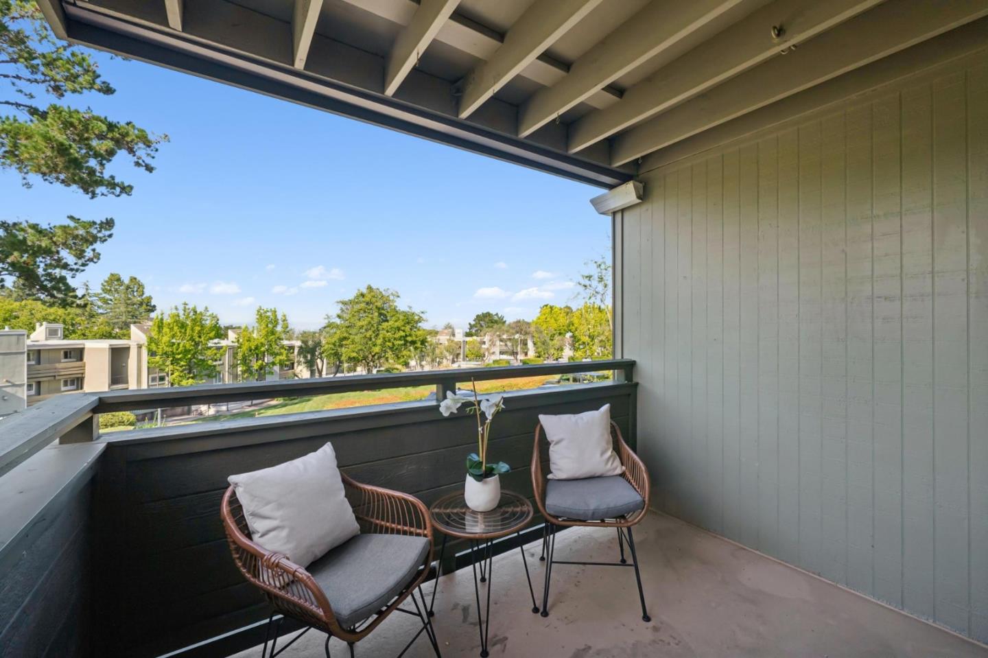 4028 Farm Hill Boulevard 5