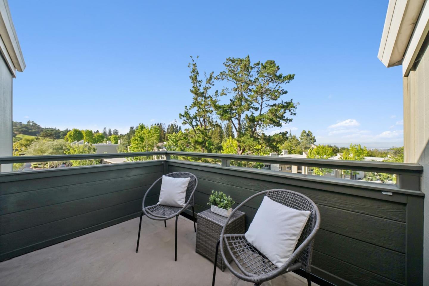 4028 Farm Hill Boulevard 5