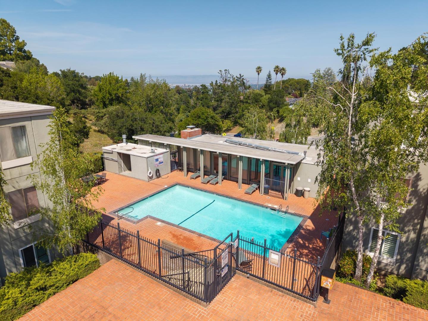 4028 Farm Hill Boulevard 5