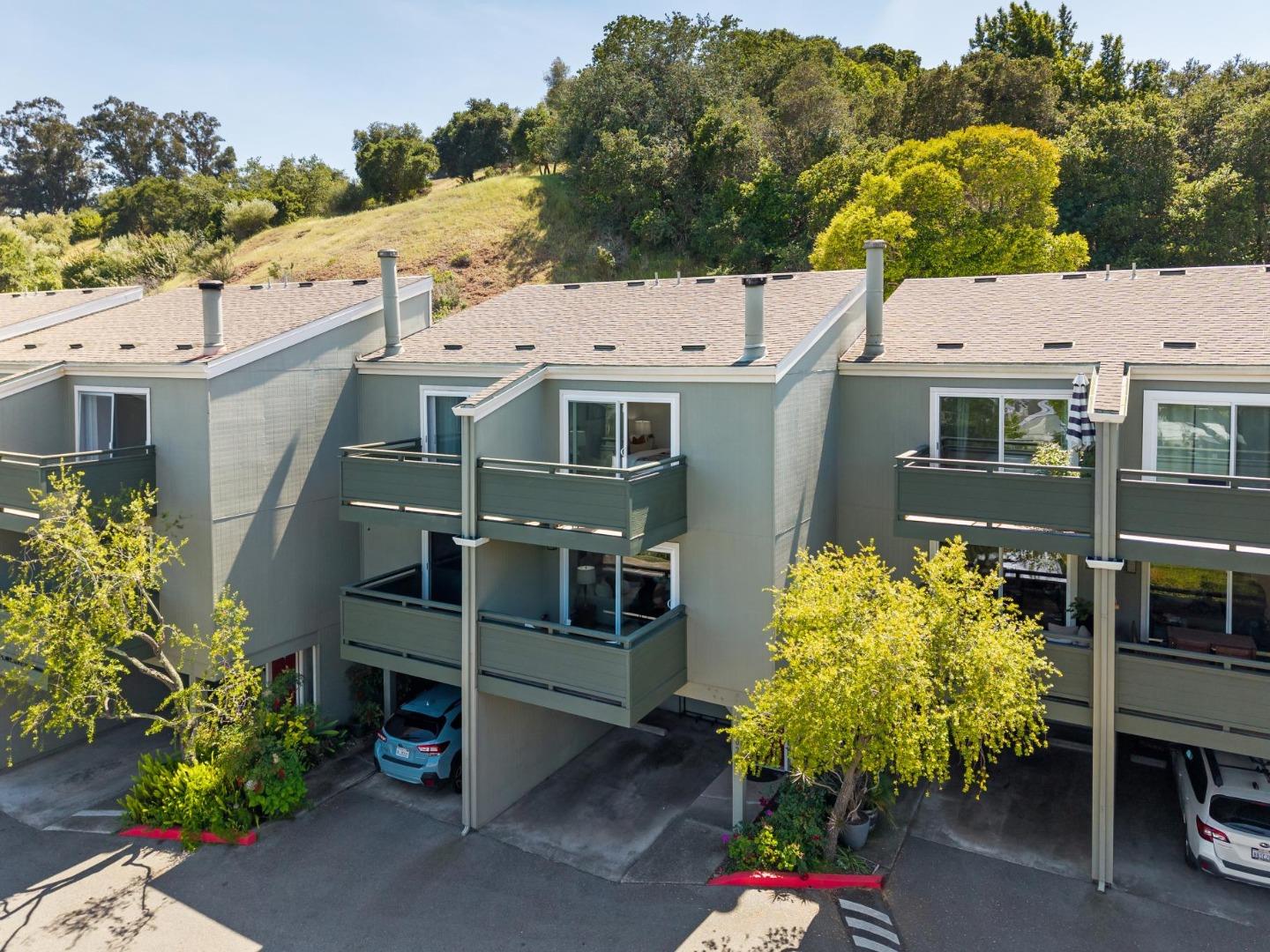 4028 Farm Hill Boulevard 5