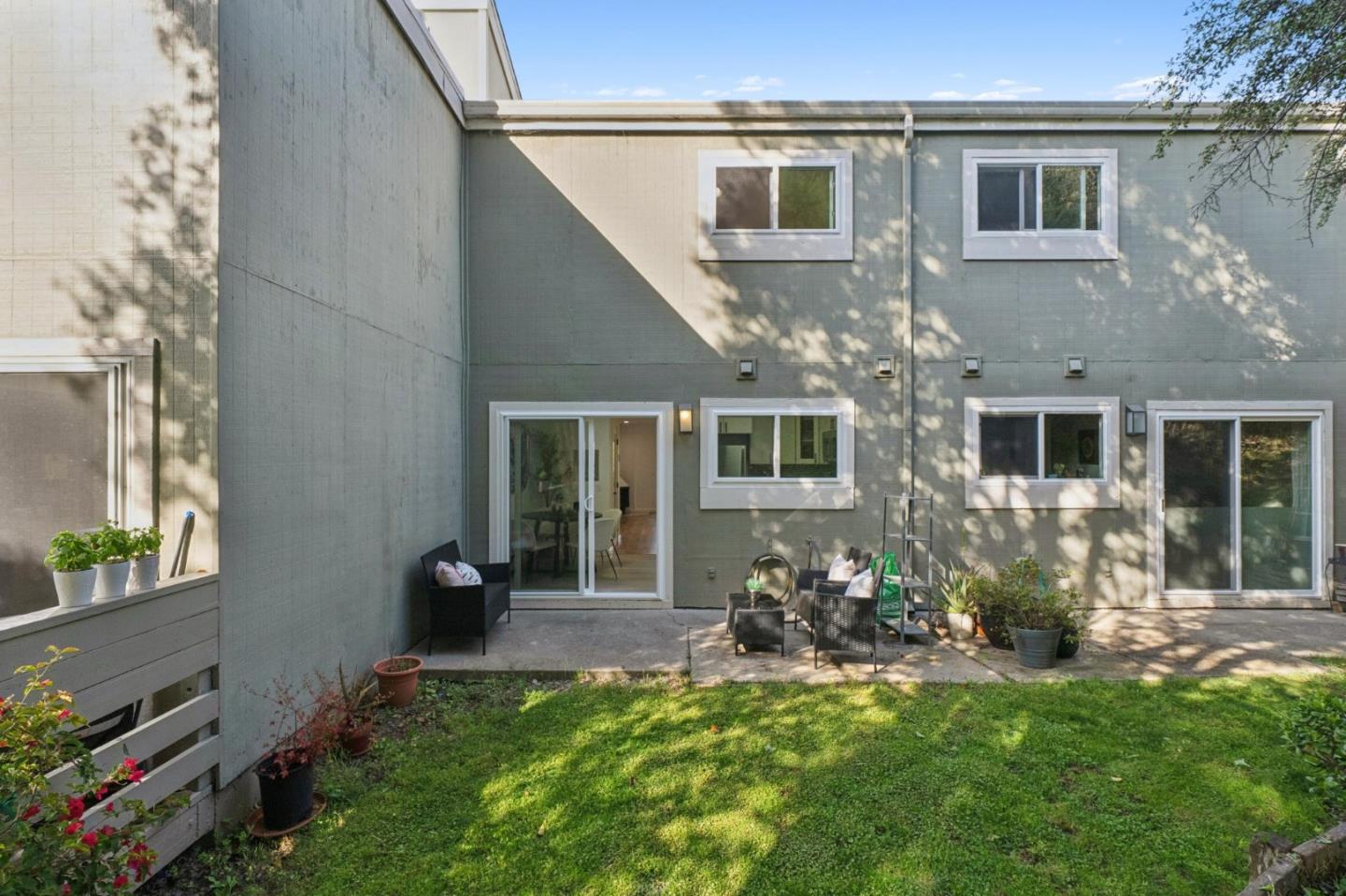4028 Farm Hill Boulevard 5