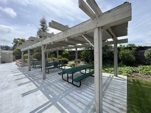 5231 Leesa Ann Court