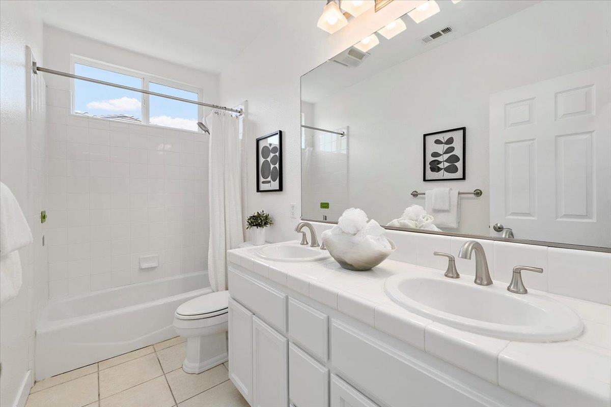 1511 Artisan Way
