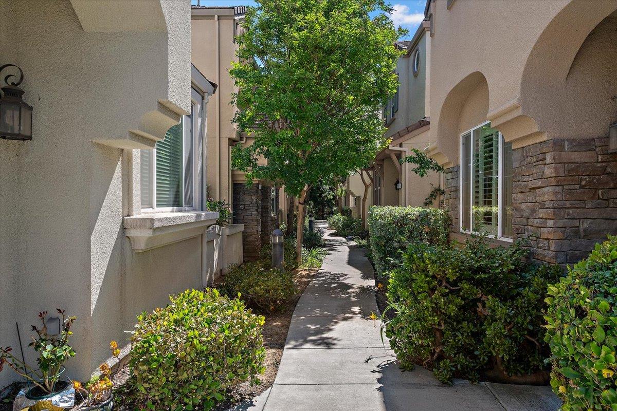 1511 Artisan Way