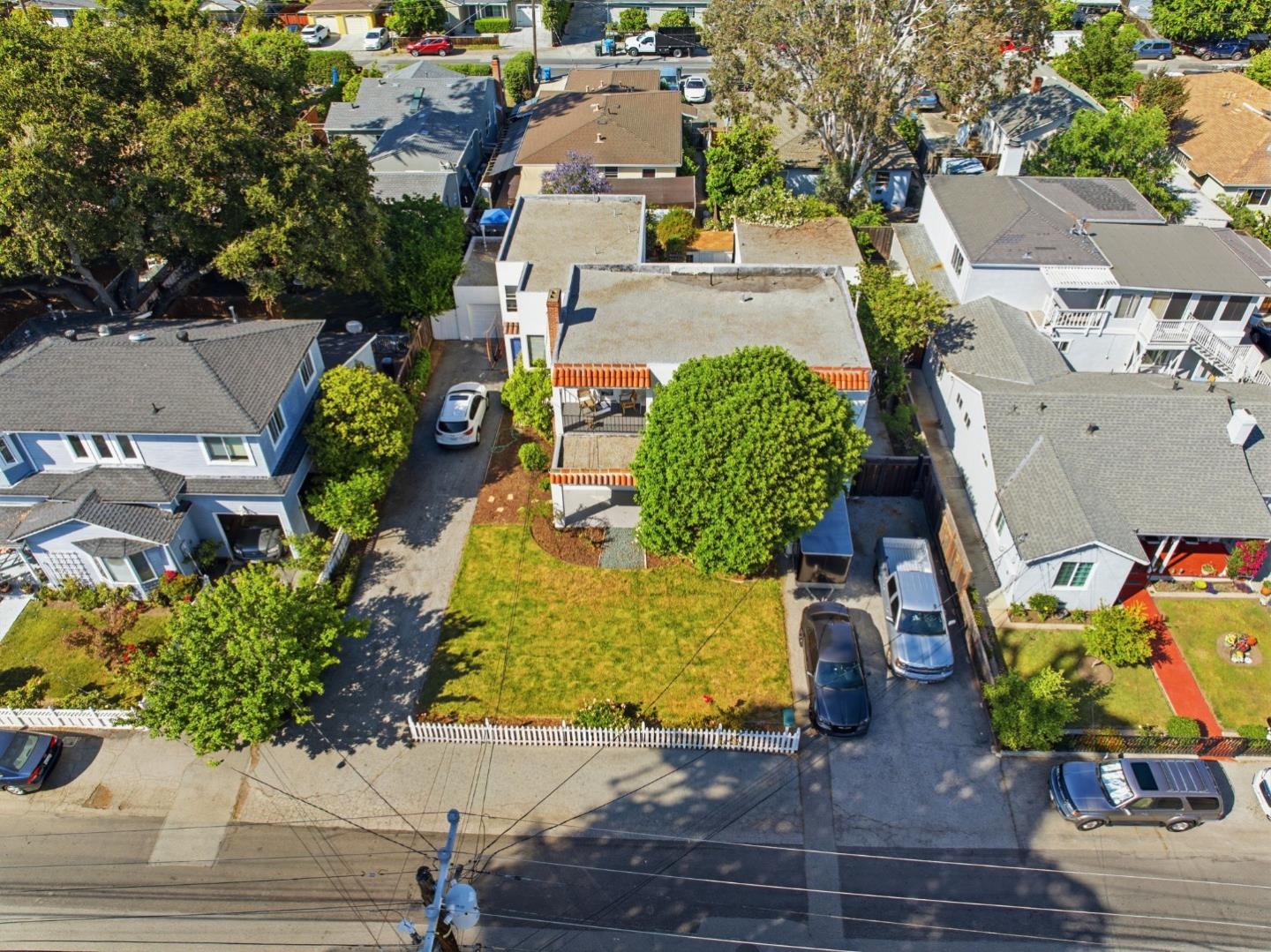 69-71 Nueva Avenue