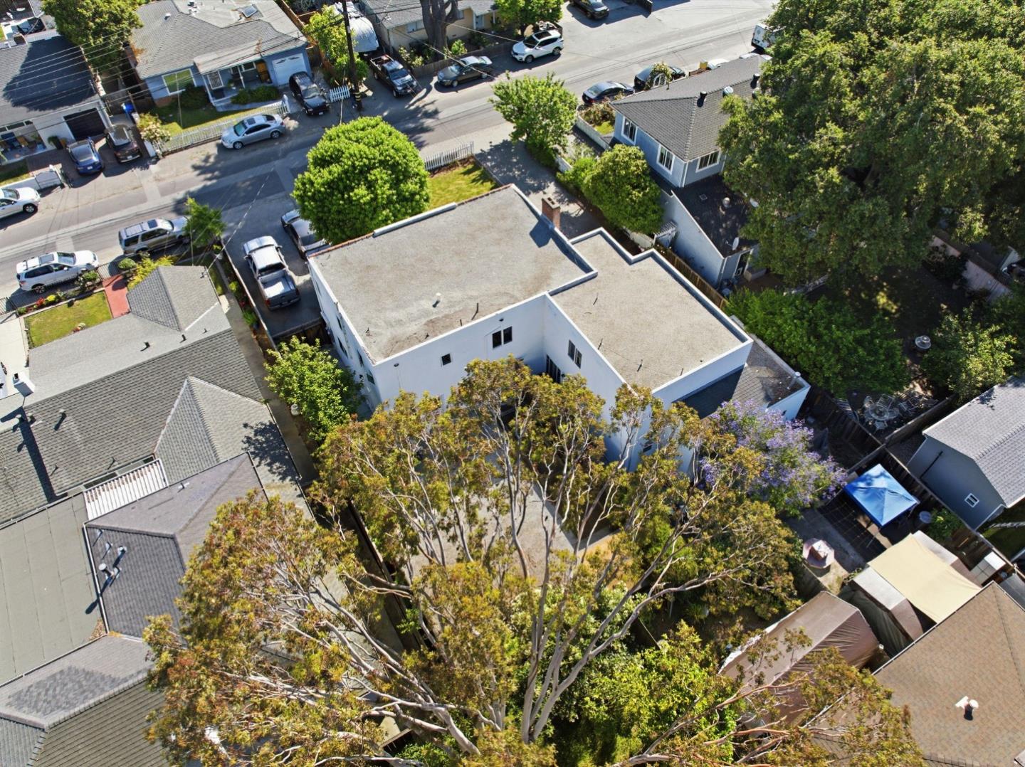 69-71 Nueva Avenue