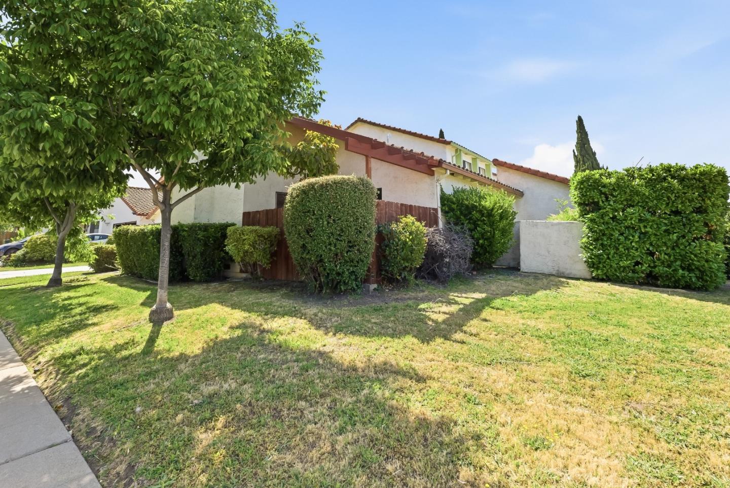 1332 Mount Shasta Avenue