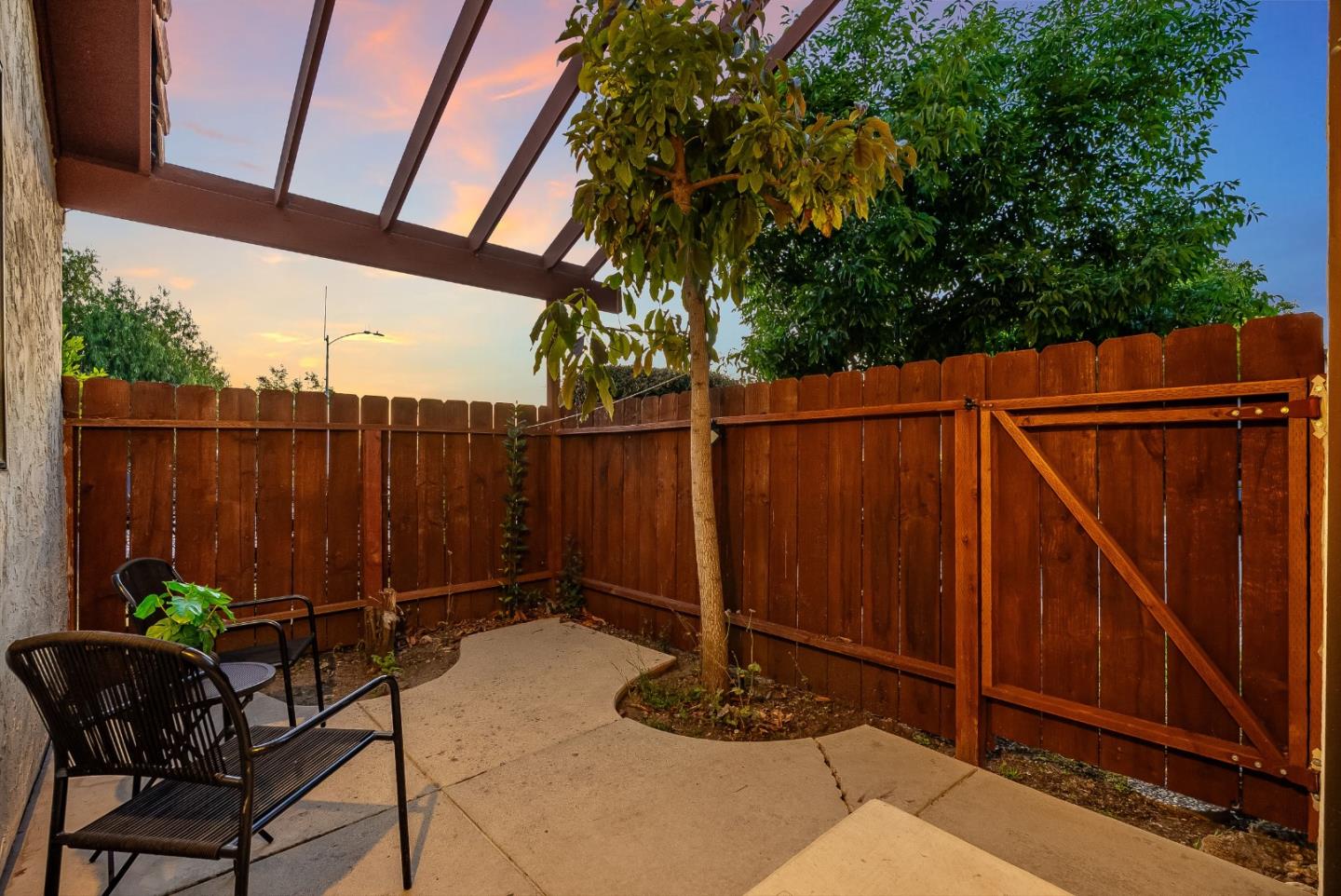 1332 Mount Shasta Avenue