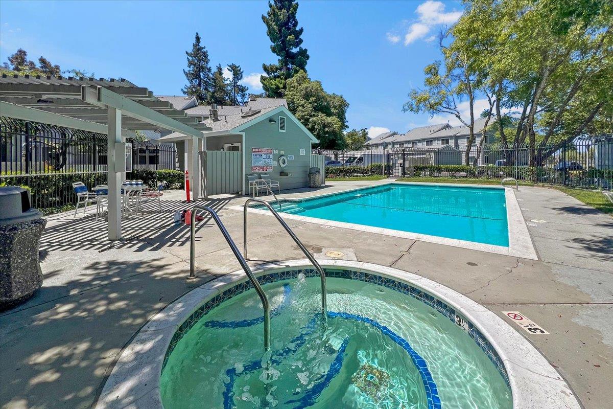 1574 Thorncrest Drive