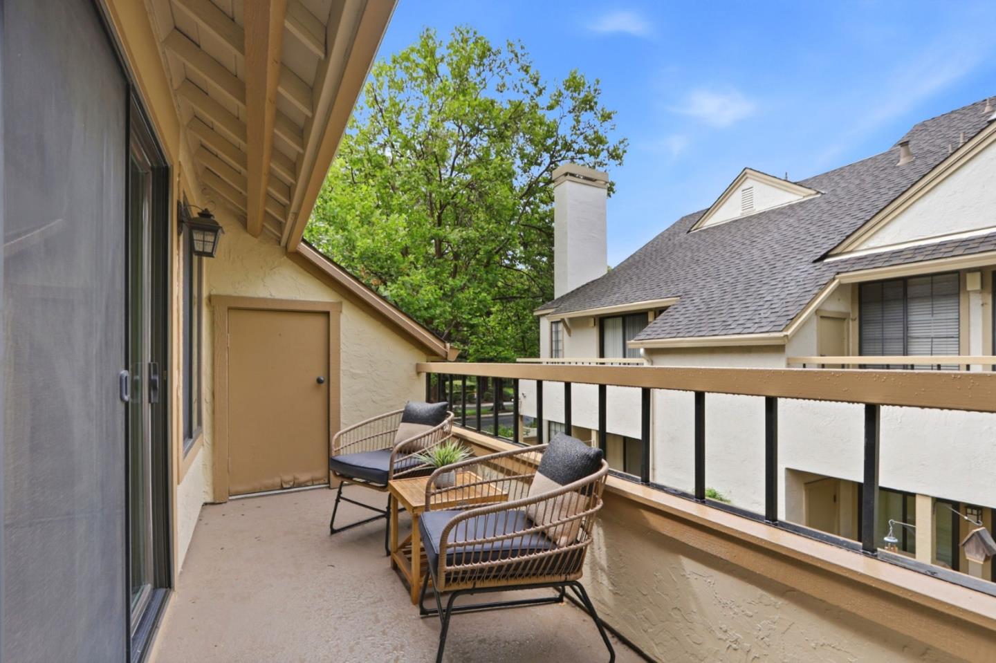 1941 Huxley Court