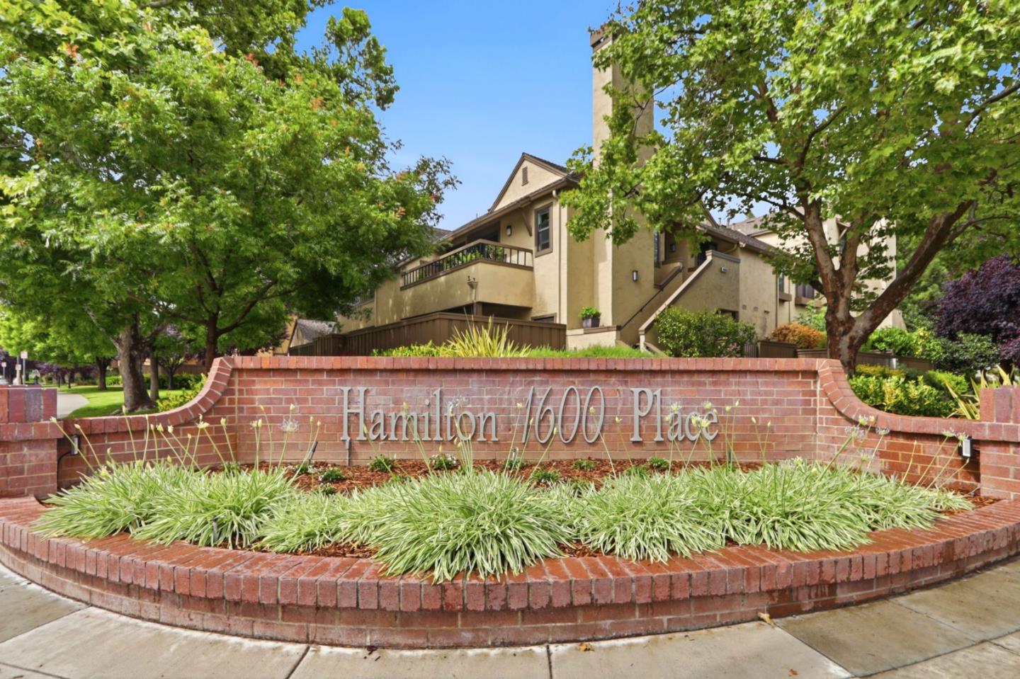 1941 Huxley Court