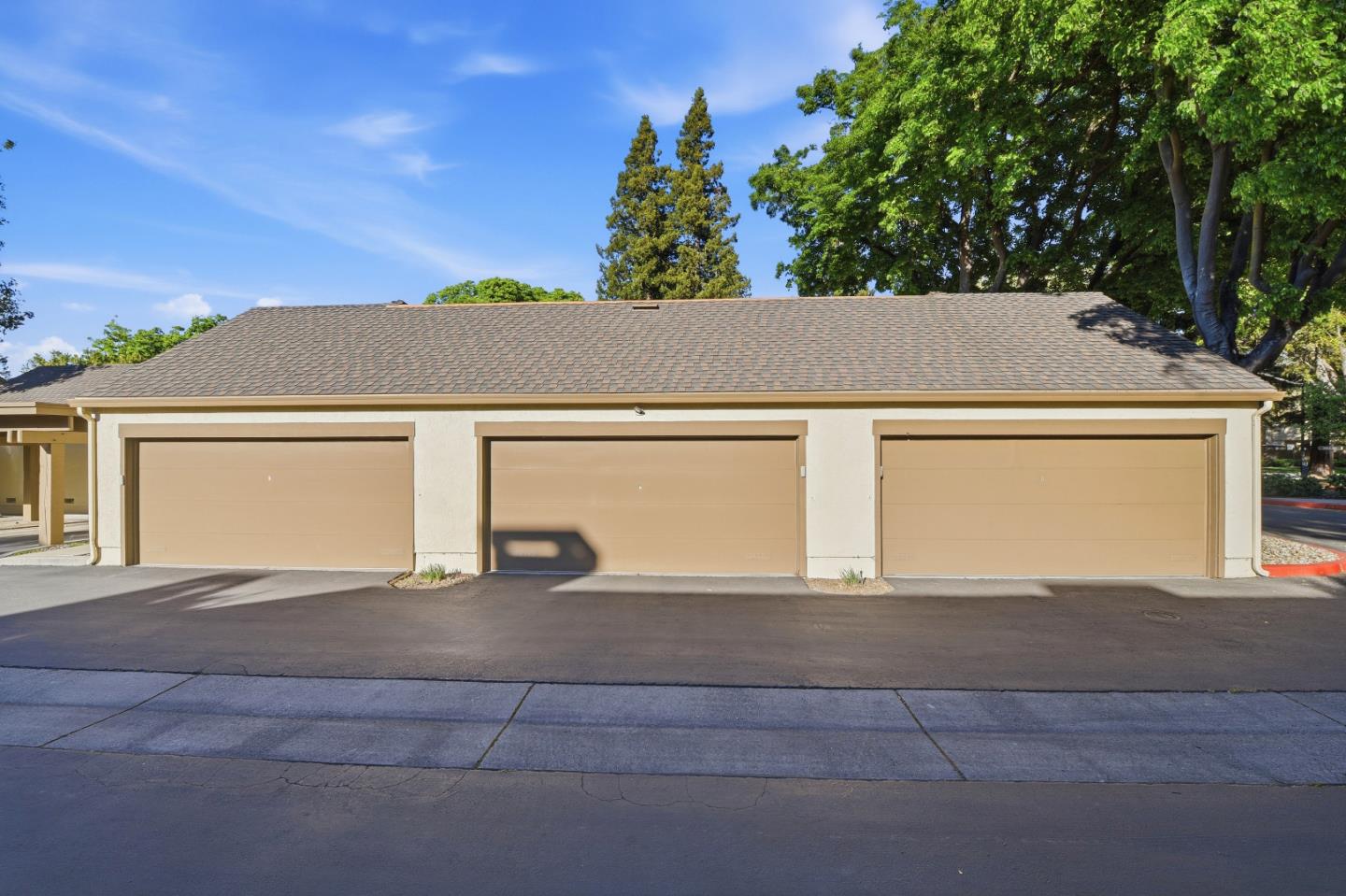 1941 Huxley Court