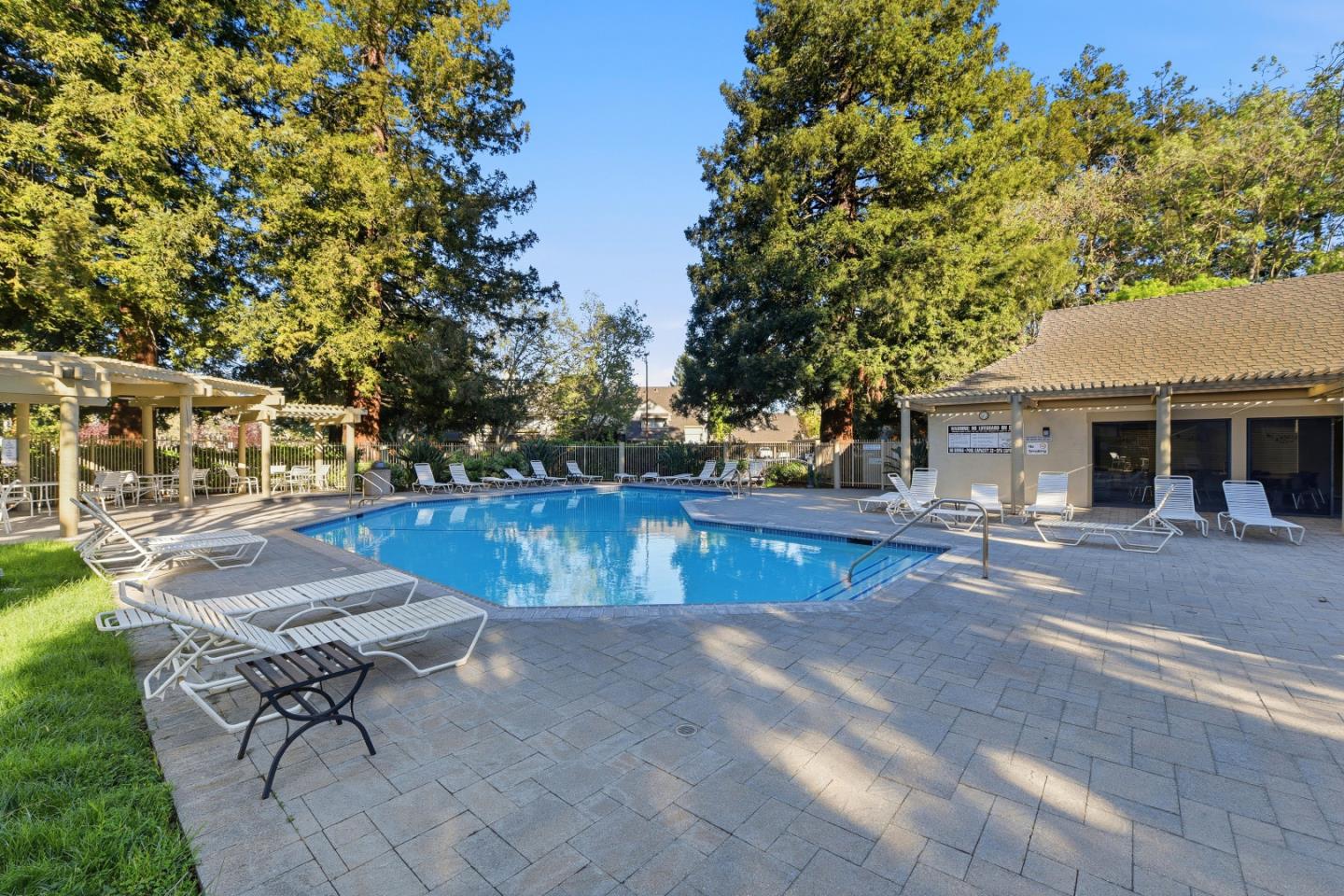 1941 Huxley Court