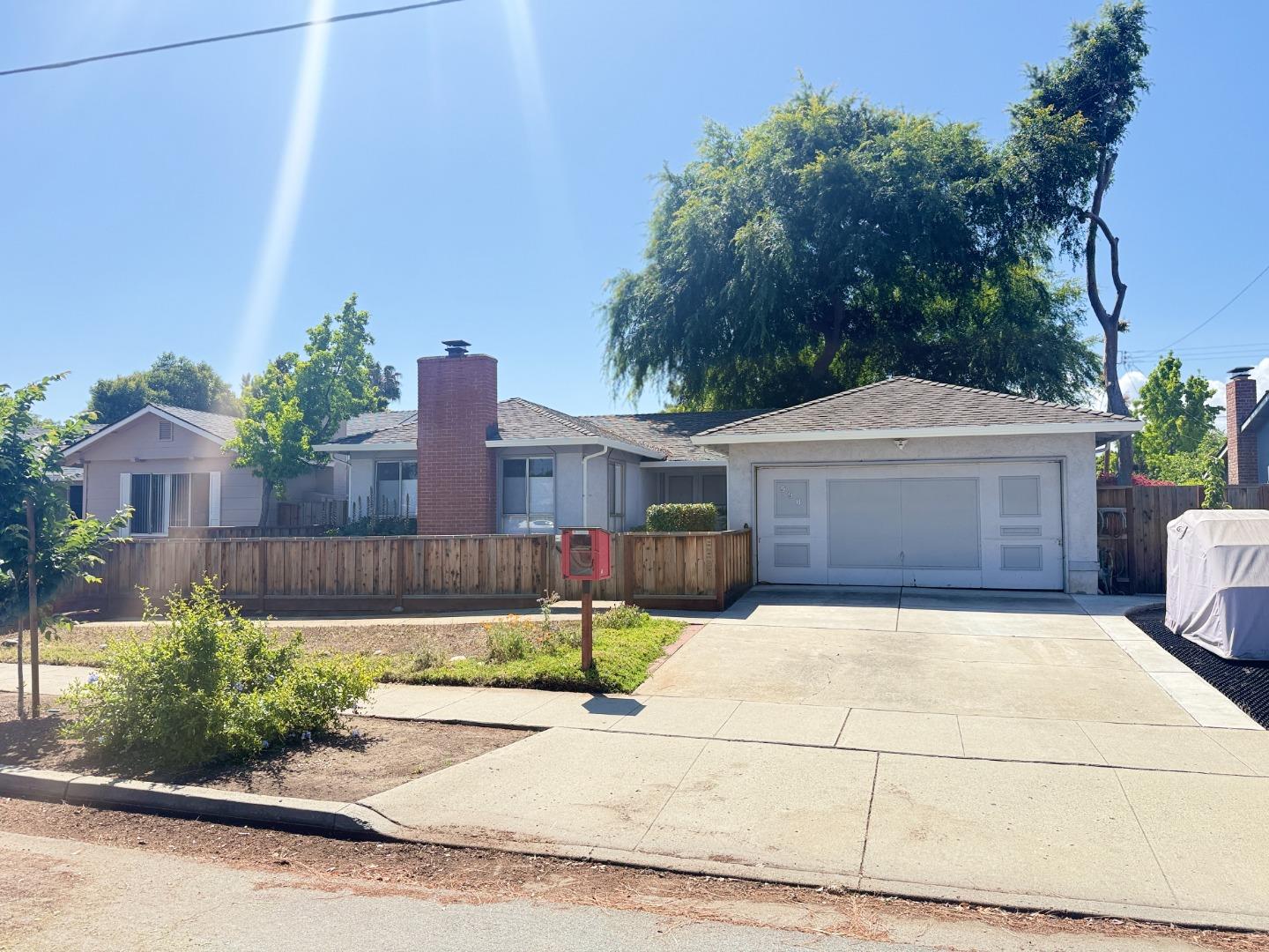 998 Branham Lane