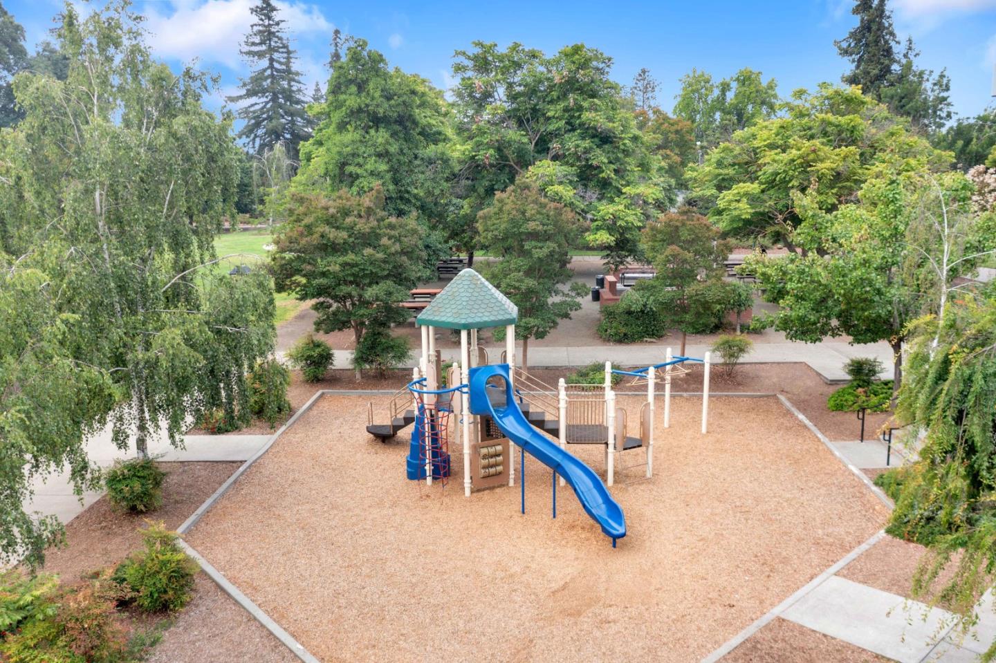 1617 Goldfinch Way