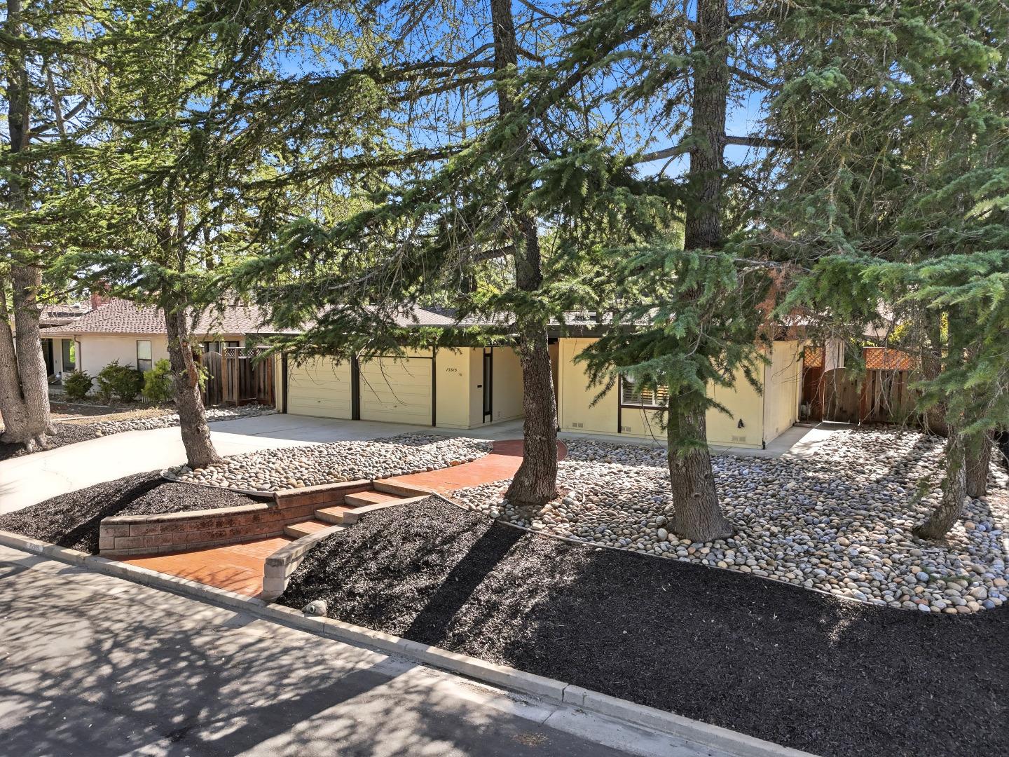 15515 Corinne Drive