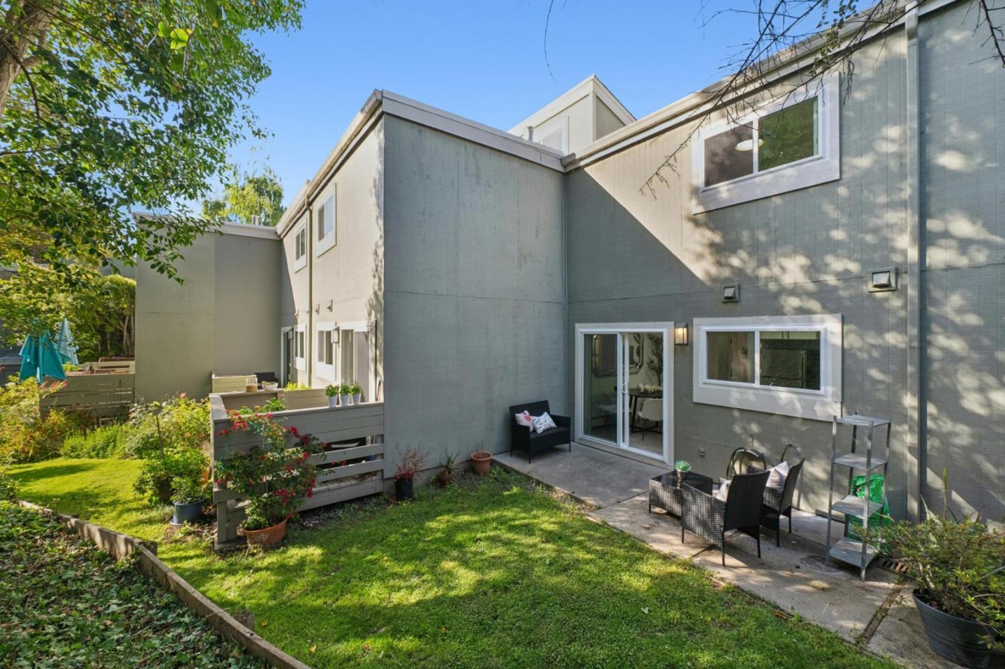 4028 Farm Hill Boulevard 5