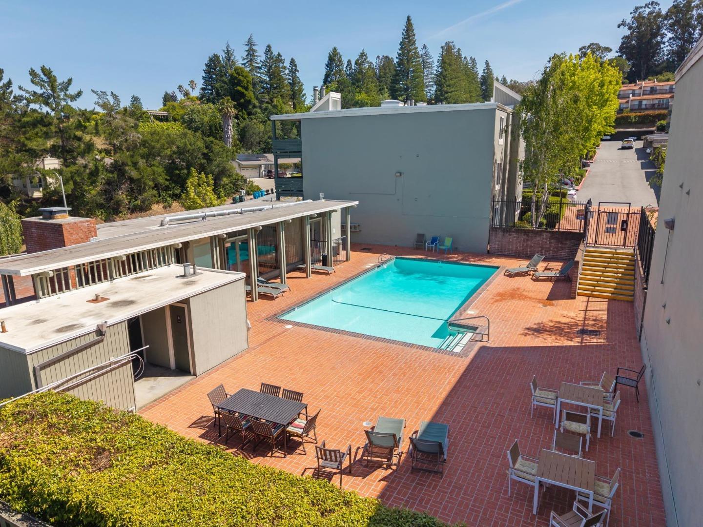 4028 Farm Hill Boulevard 5